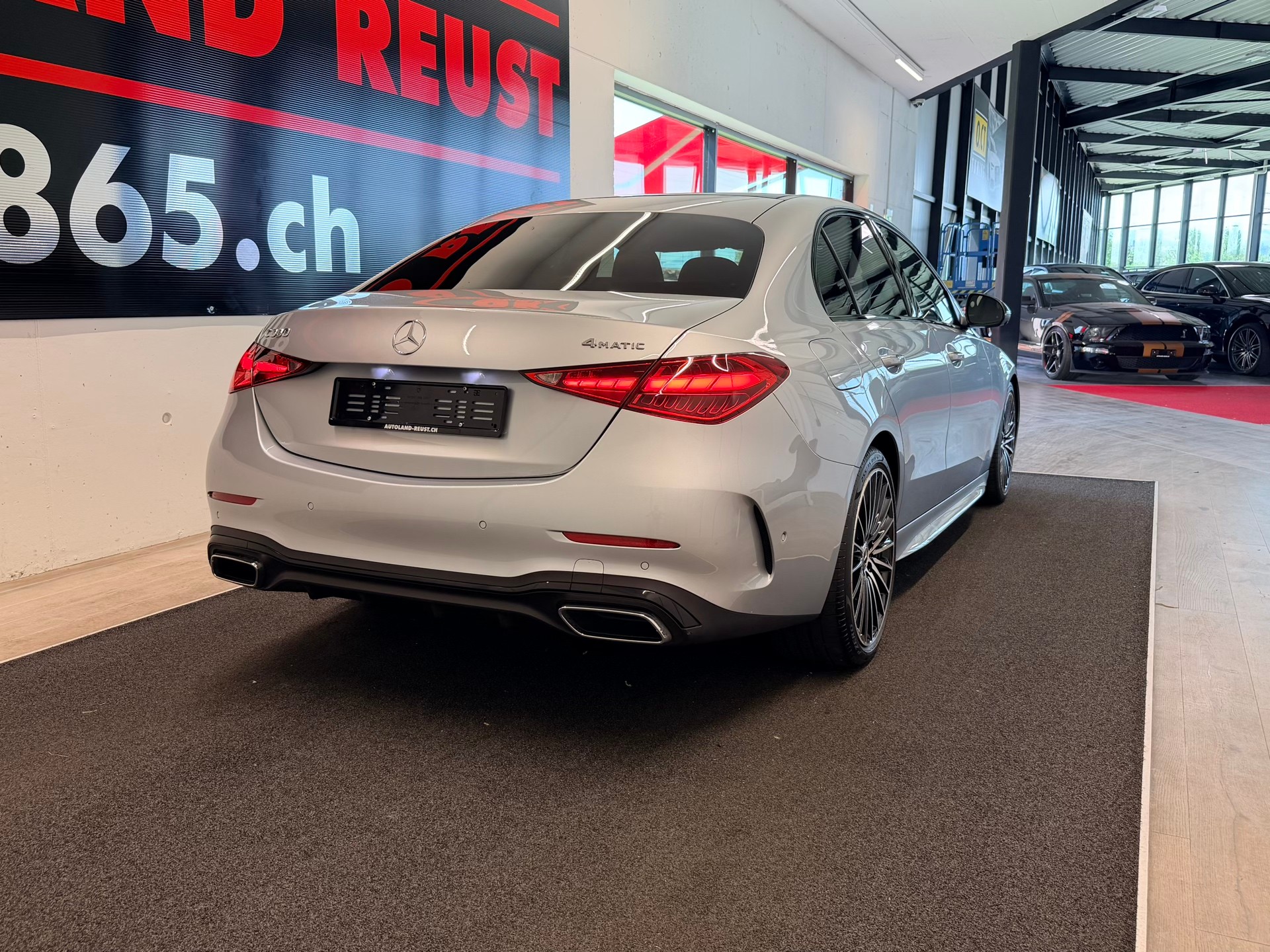 MERCEDES-BENZ C 300 4Matic AMG Line-image-5