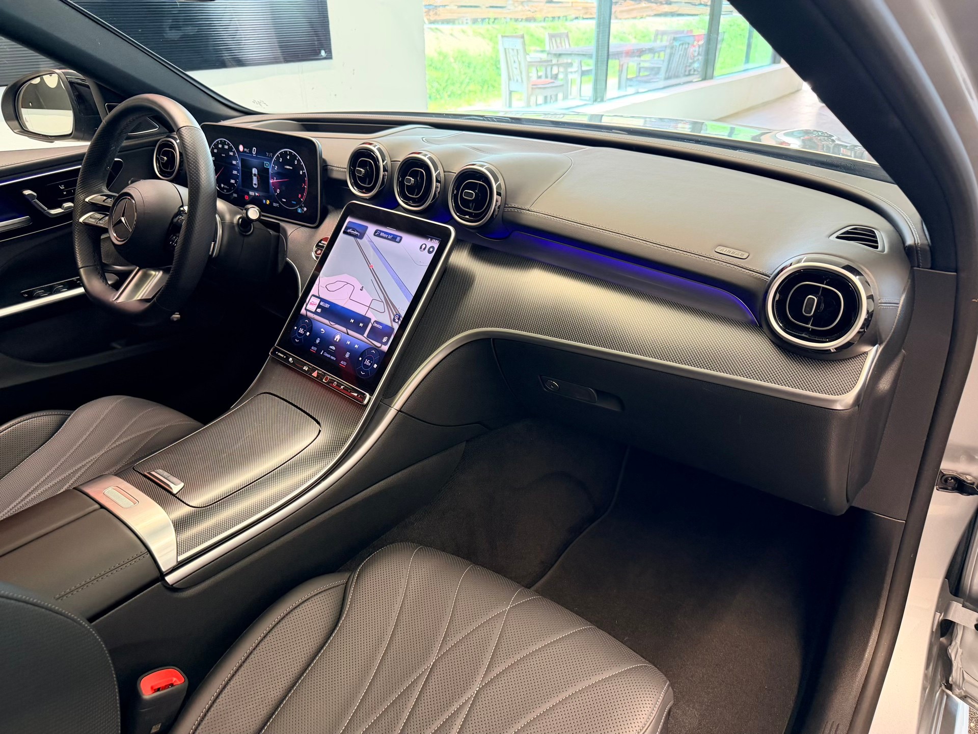 MERCEDES-BENZ C 300 4Matic AMG Line-image-21