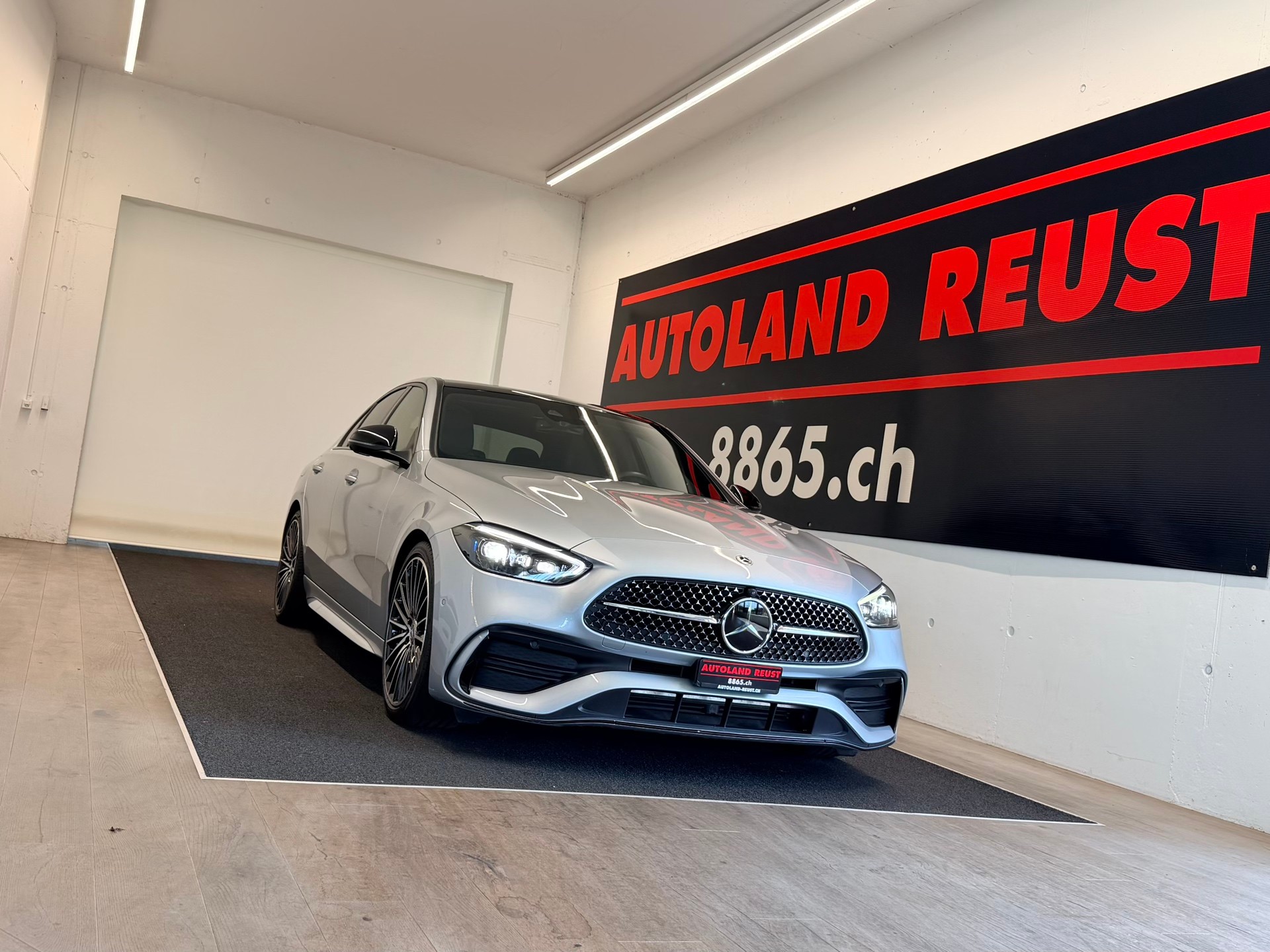 MERCEDES-BENZ C 300 4Matic AMG Line-image-0