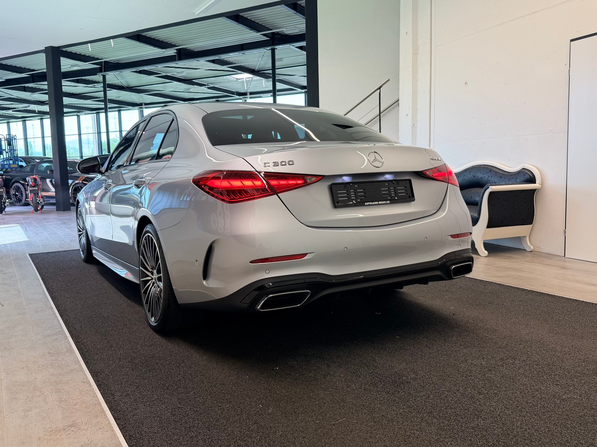 MERCEDES-BENZ C 300 4Matic AMG Line-image-6