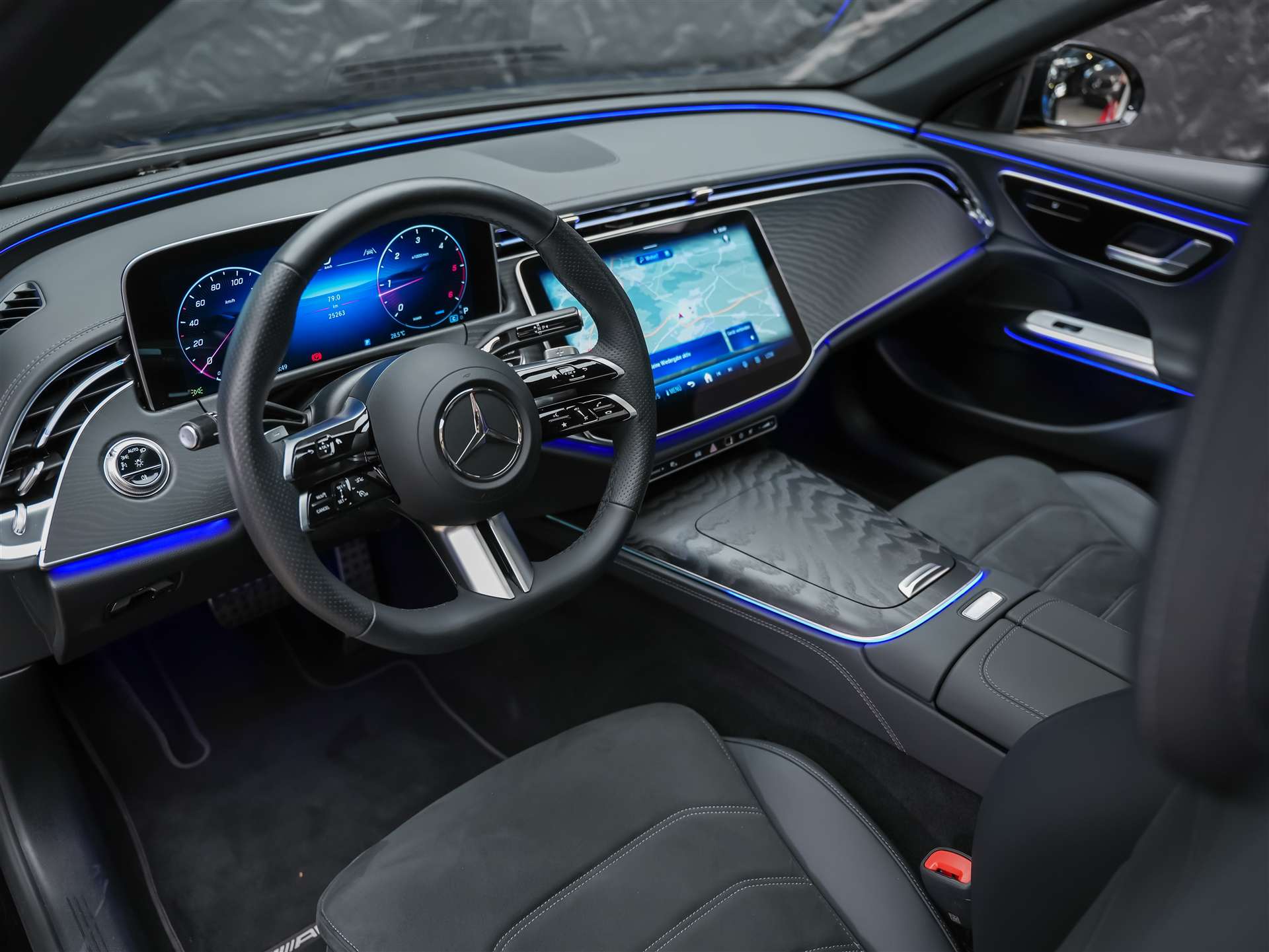 MERCEDES-BENZ E 220 d AMG Line *Werksgarantie*21" Felgen*Panorama*Abstandsregler*-image-8