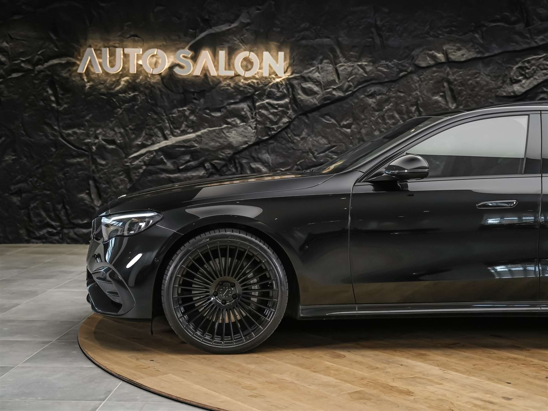 MERCEDES-BENZ E 220 d AMG Line *Werksgarantie*21" Felgen*Panorama*Abstandsregler*-image-16
