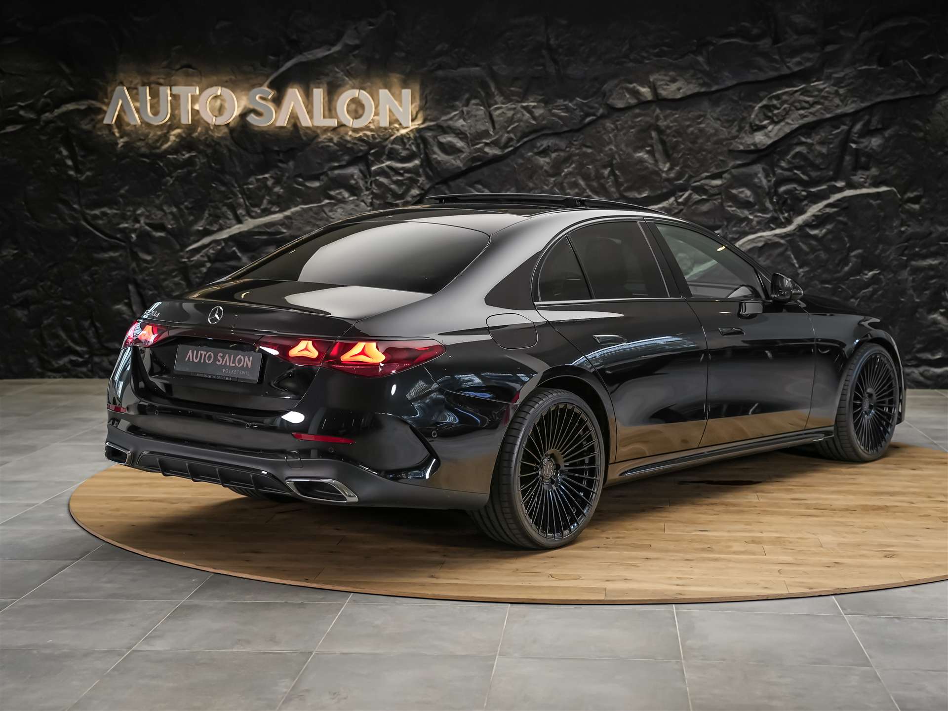 MERCEDES-BENZ E 220 d AMG Line *Werksgarantie*21" Felgen*Panorama*Abstandsregler*-image-5