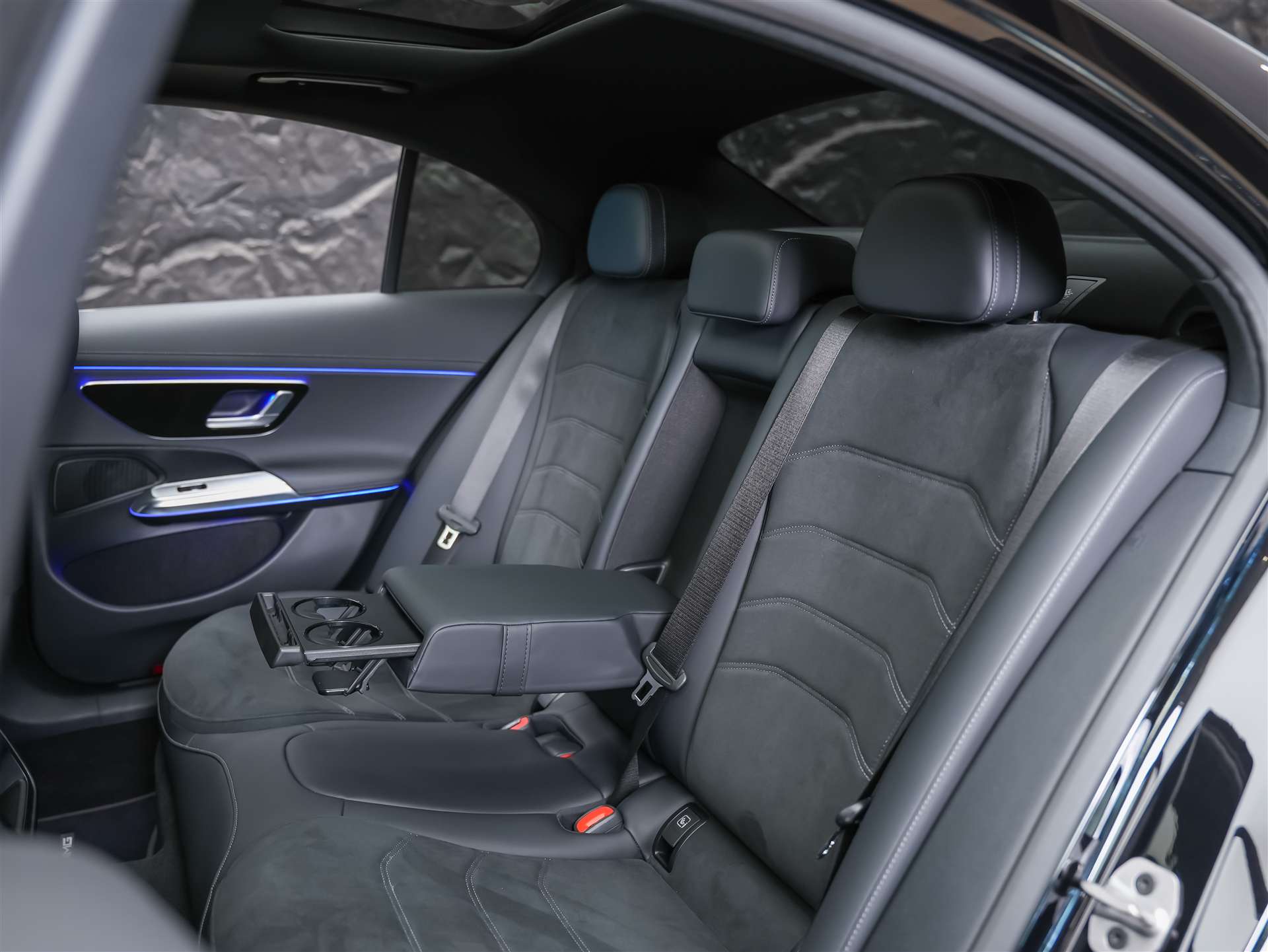 MERCEDES-BENZ E 220 d AMG Line *Werksgarantie*21" Felgen*Panorama*Abstandsregler*-image-14