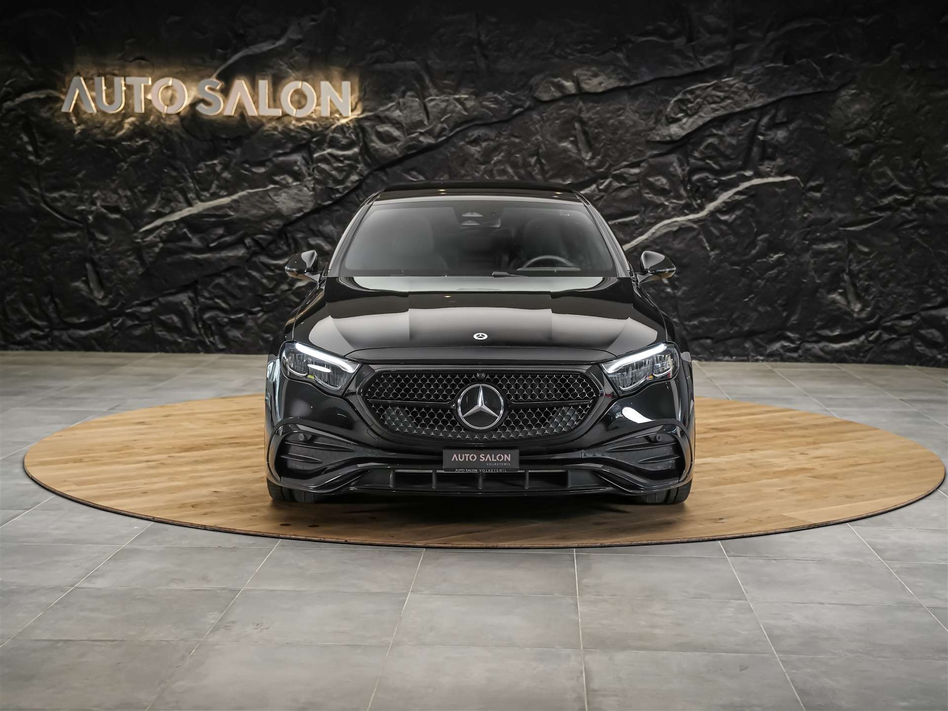 MERCEDES-BENZ E 220 d AMG Line-image-7