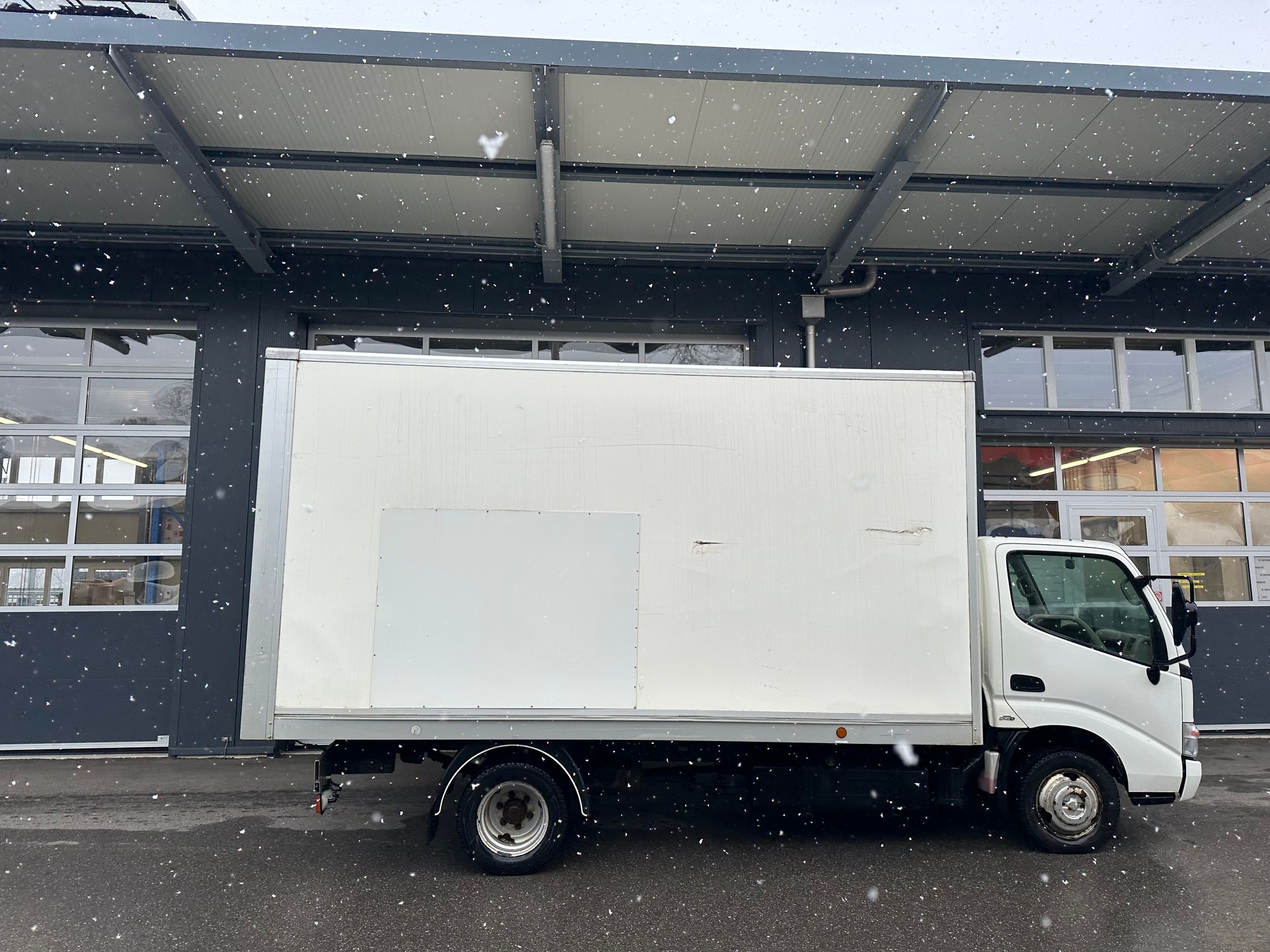TOYOTA Dyna 150 MWB-image-2
