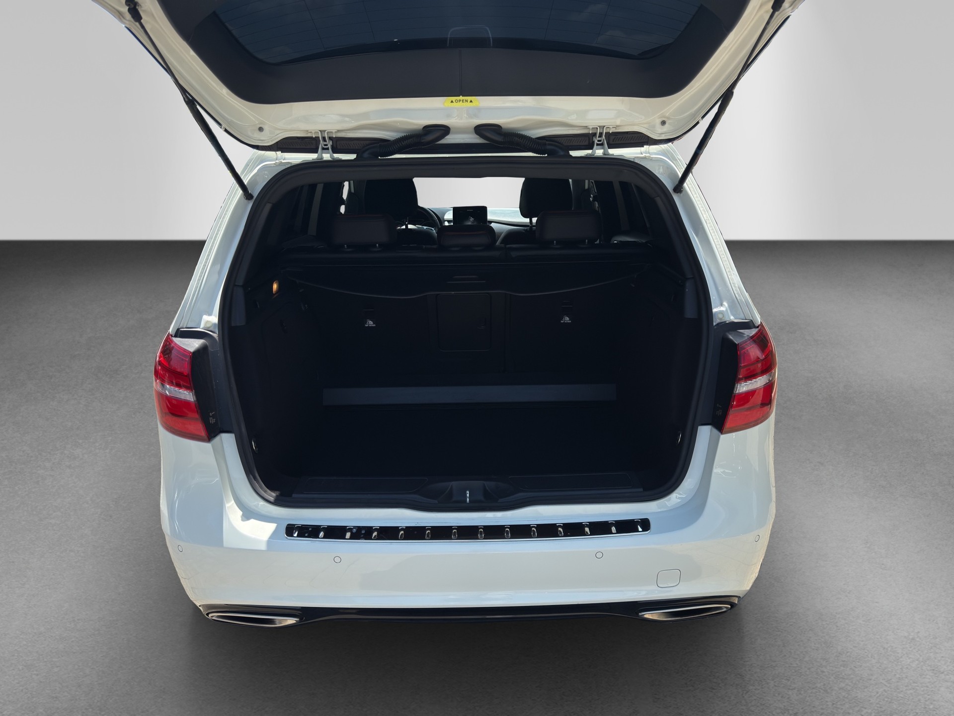 MERCEDES-BENZ B 250 AMG Line 4Matic 7G-DCT-image-16
