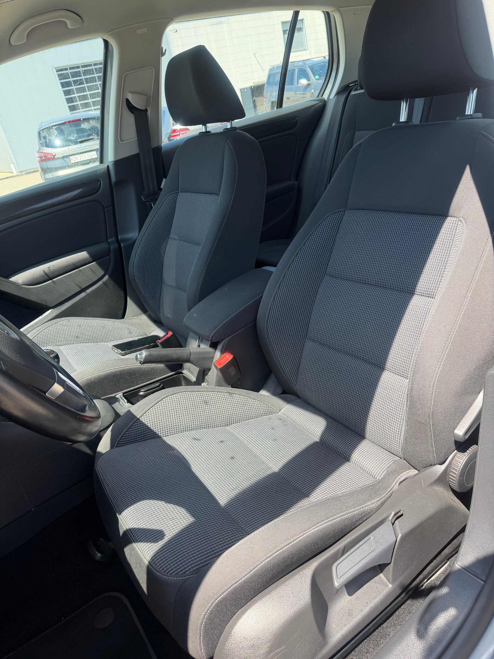 VW Golf 1.4 TSI Highline-image-10