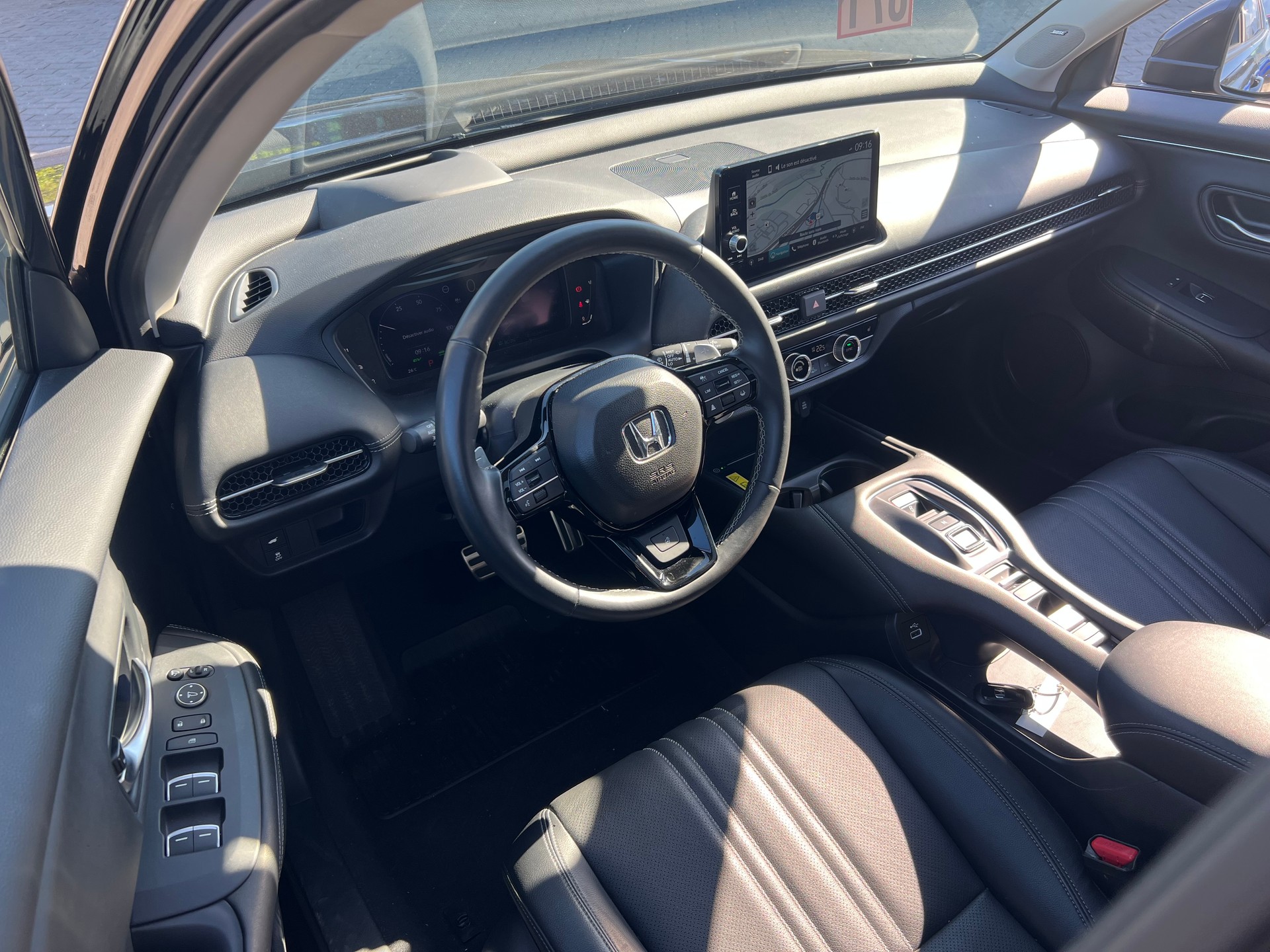 HONDA ZR-V 2.0i MMD Advance-image-11