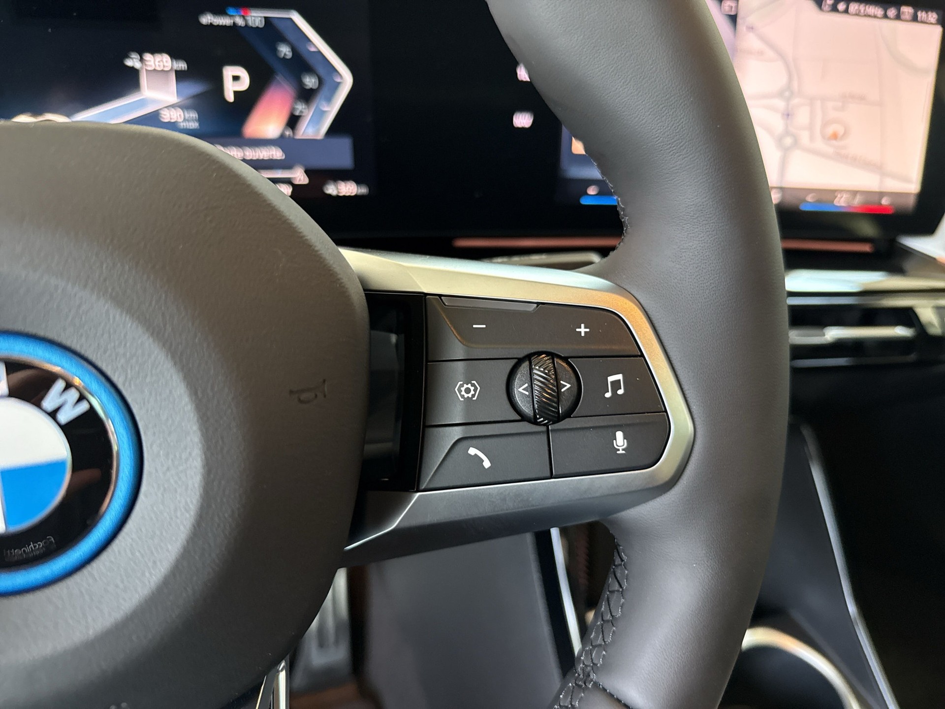 BMW iX2 xDrive 30 M Sport Pro-image-15