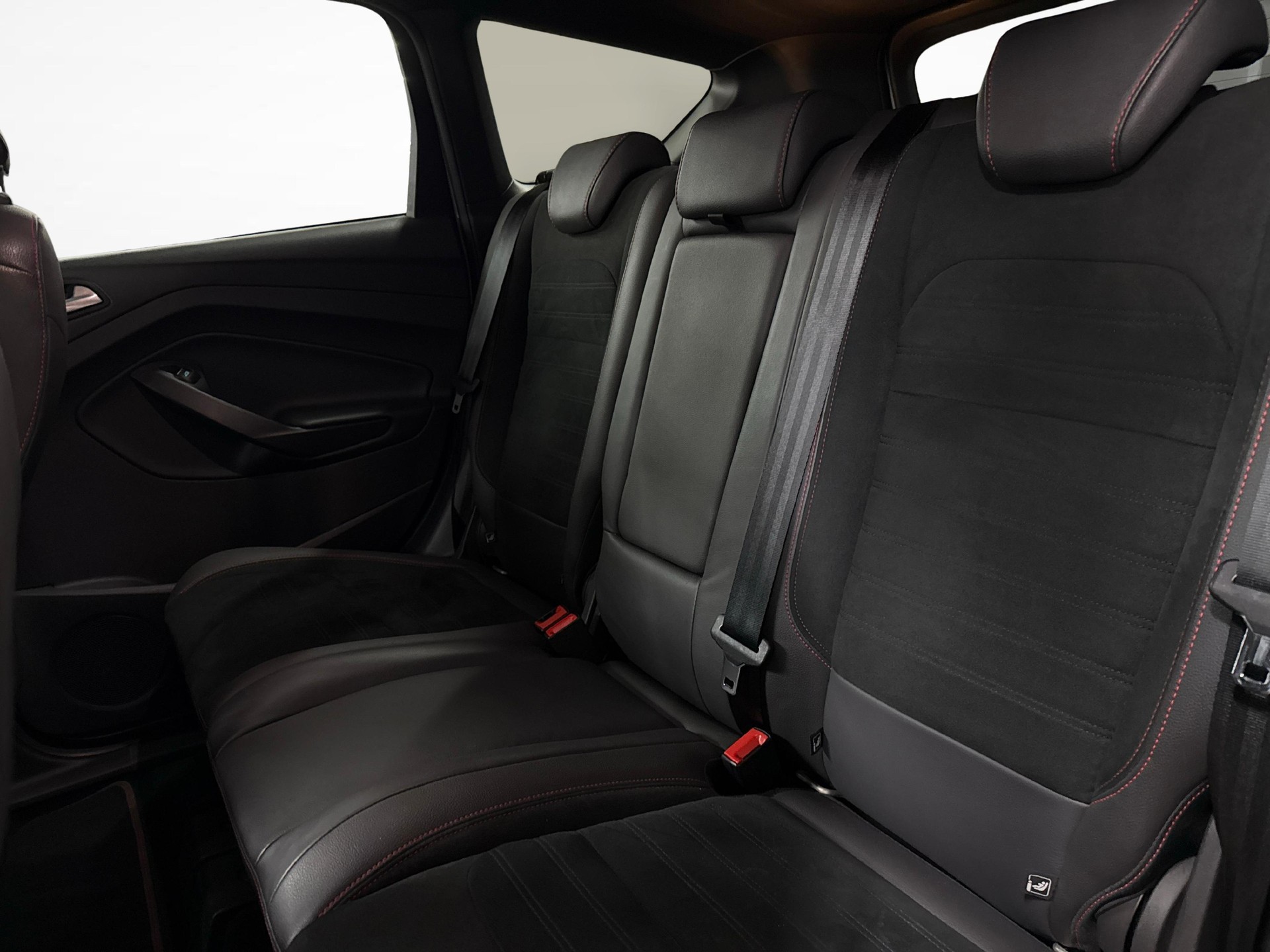 FORD Kuga 2.0 TDCi 150 ST-Line FPS-image-10