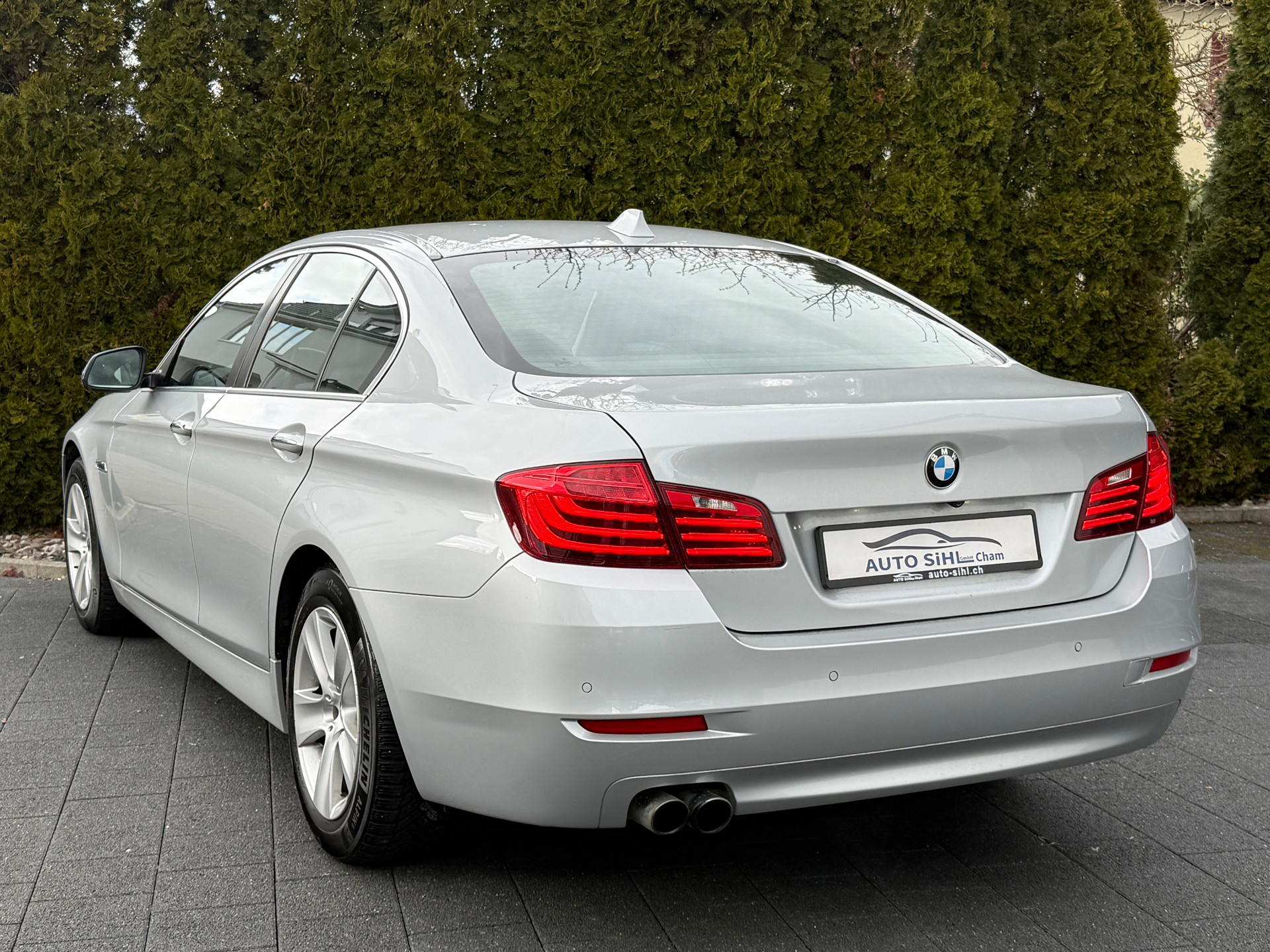 BMW 528i xDrive Steptronic-image-6