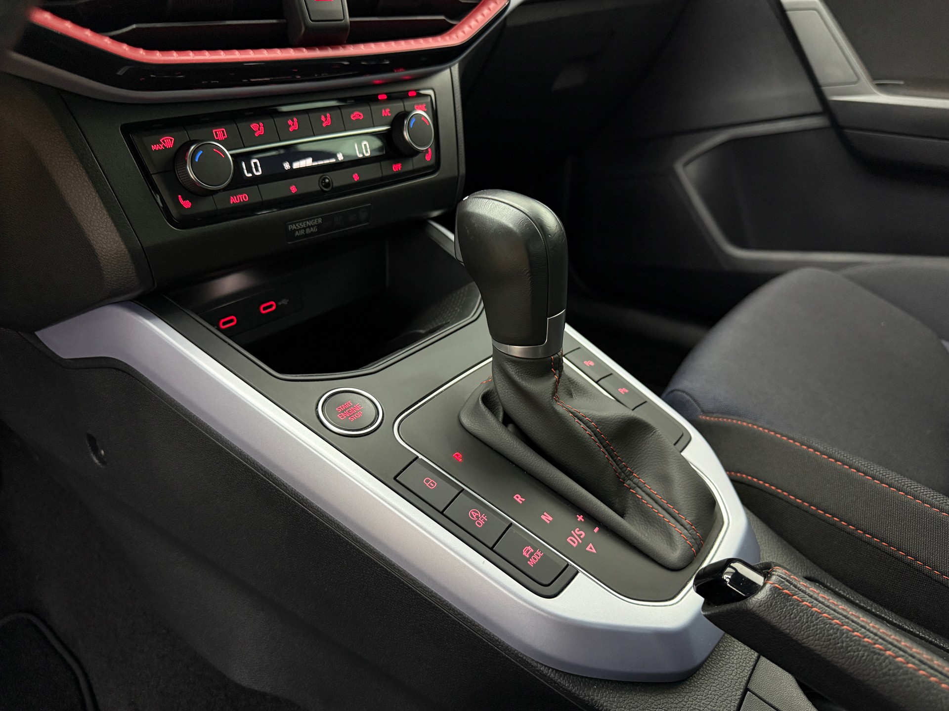 SEAT Arona 1.0 TSI Eco Hola FR DSG-image-27