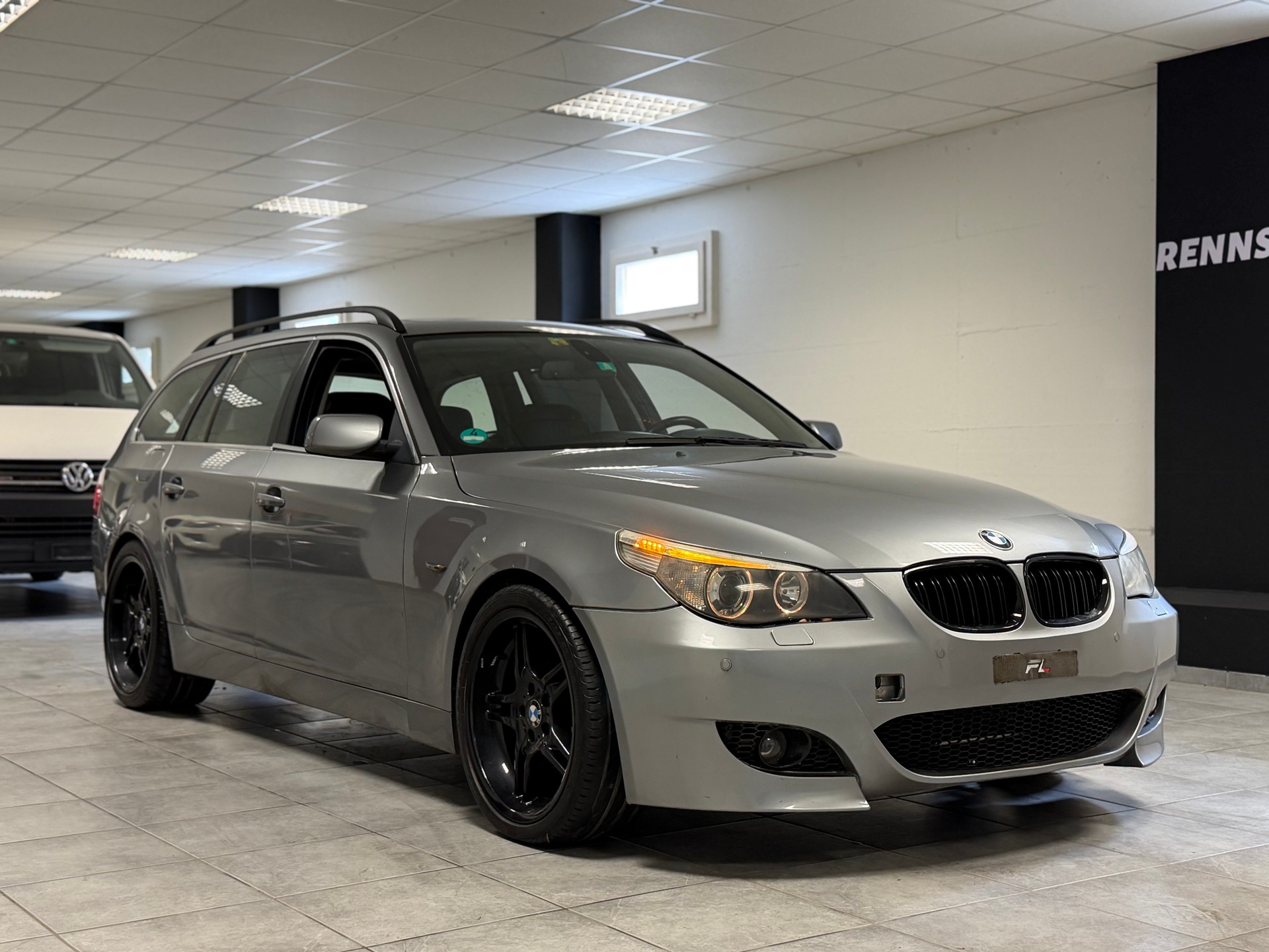 BMW 530xi Touring-image-7