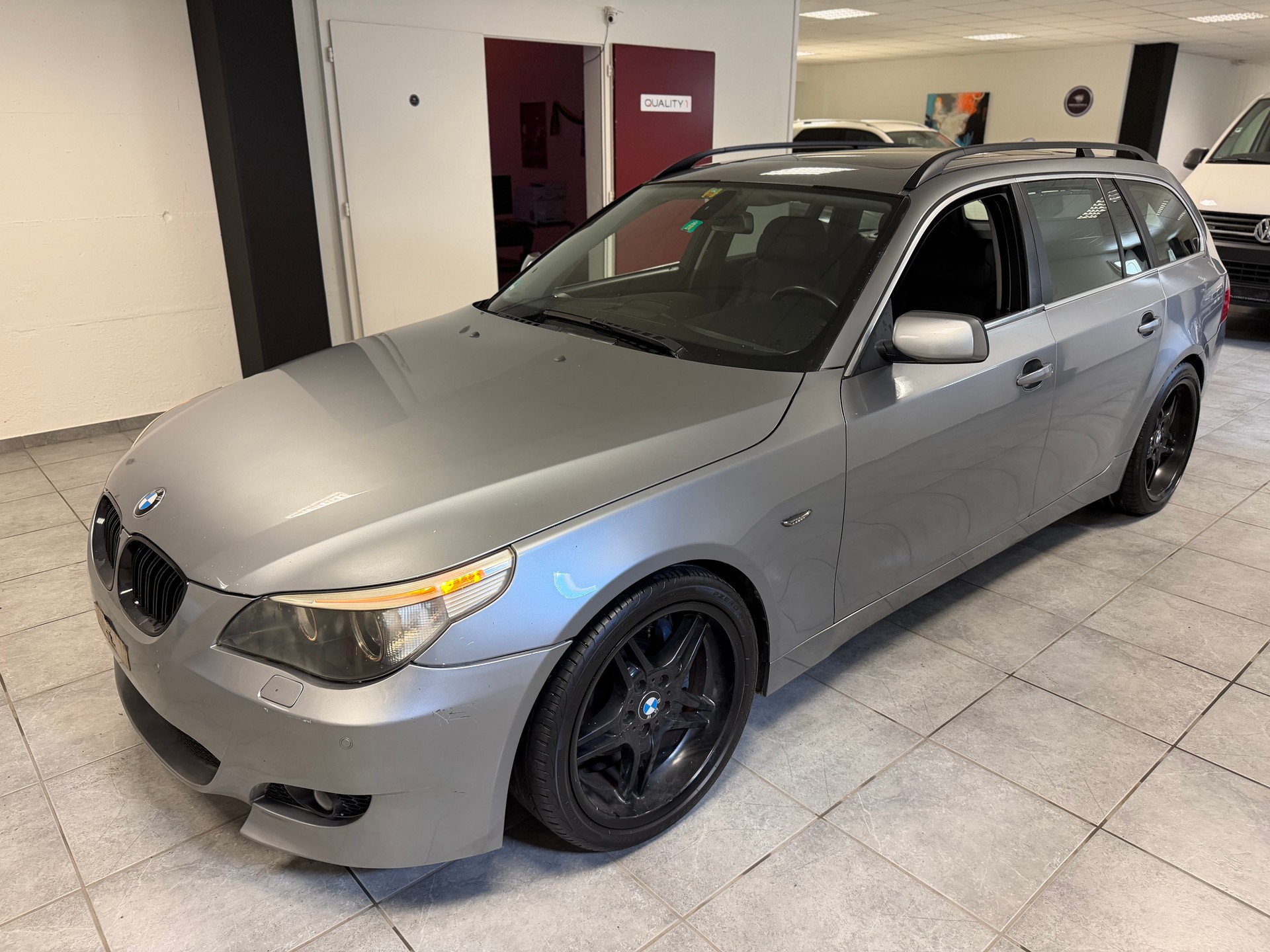 BMW 530xi Touring-image-6