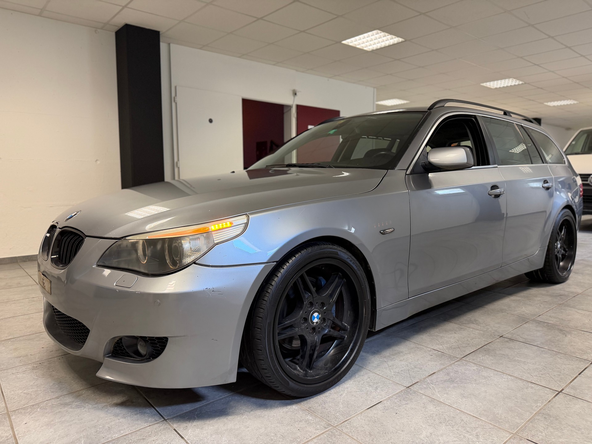 BMW 530xi Touring-image-5