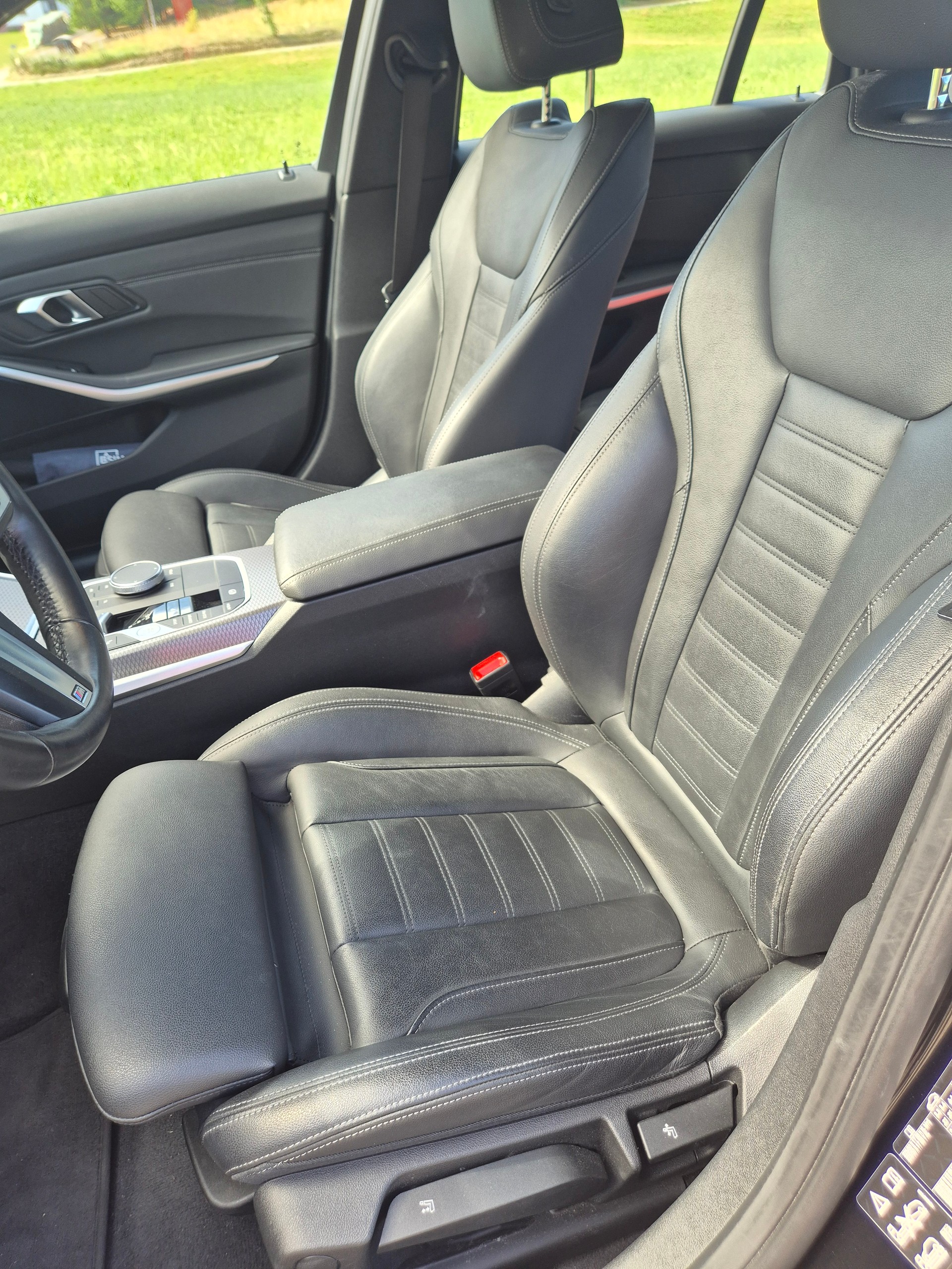 BMW 330d xDrive-image-3