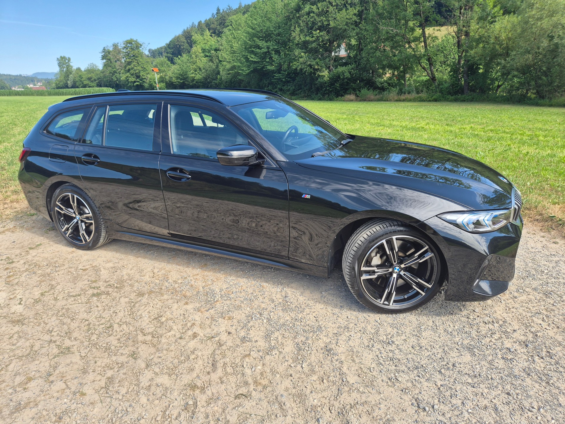 BMW 330d xDrive-image-1