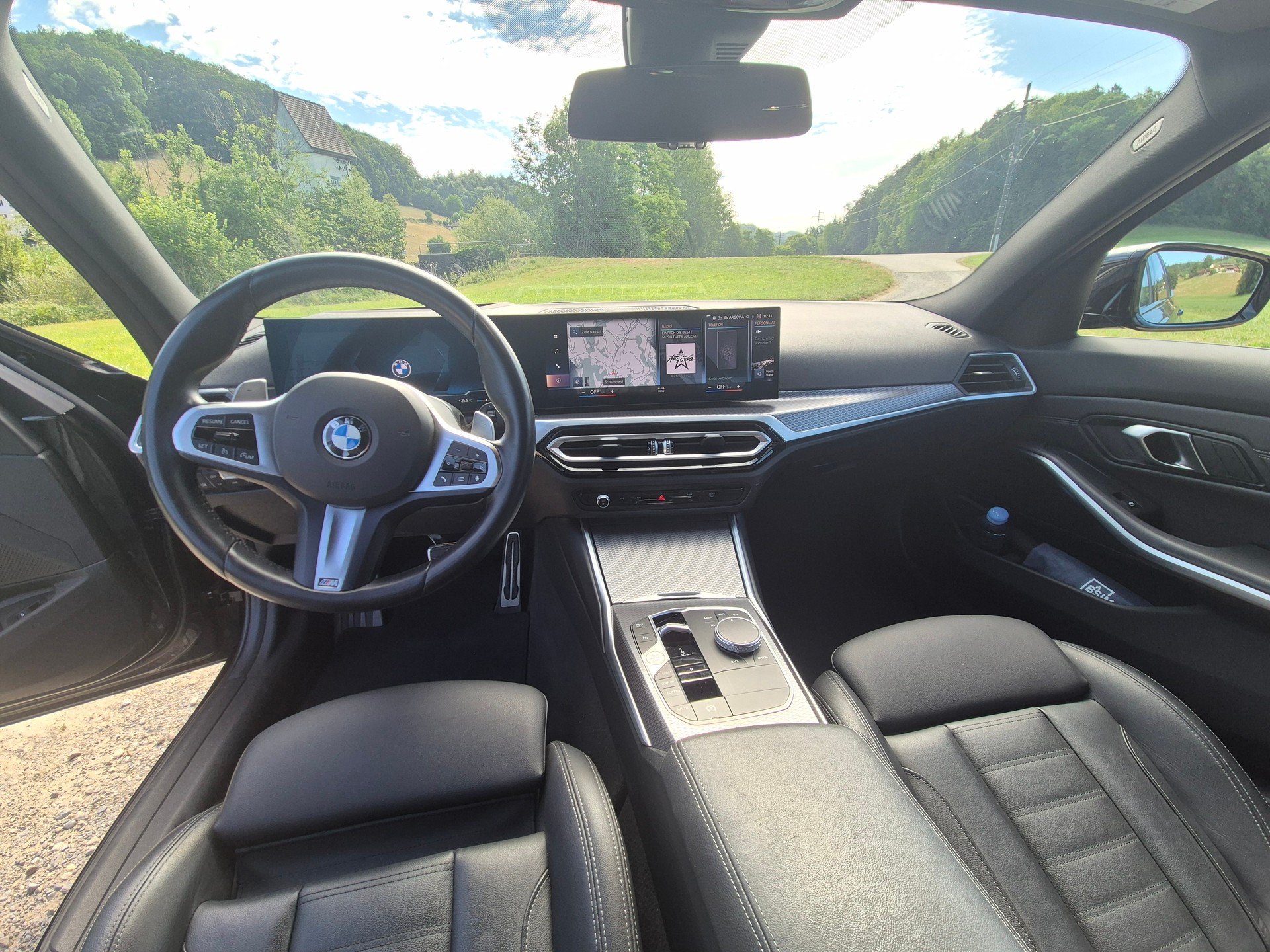 BMW 330d xDrive-image-2