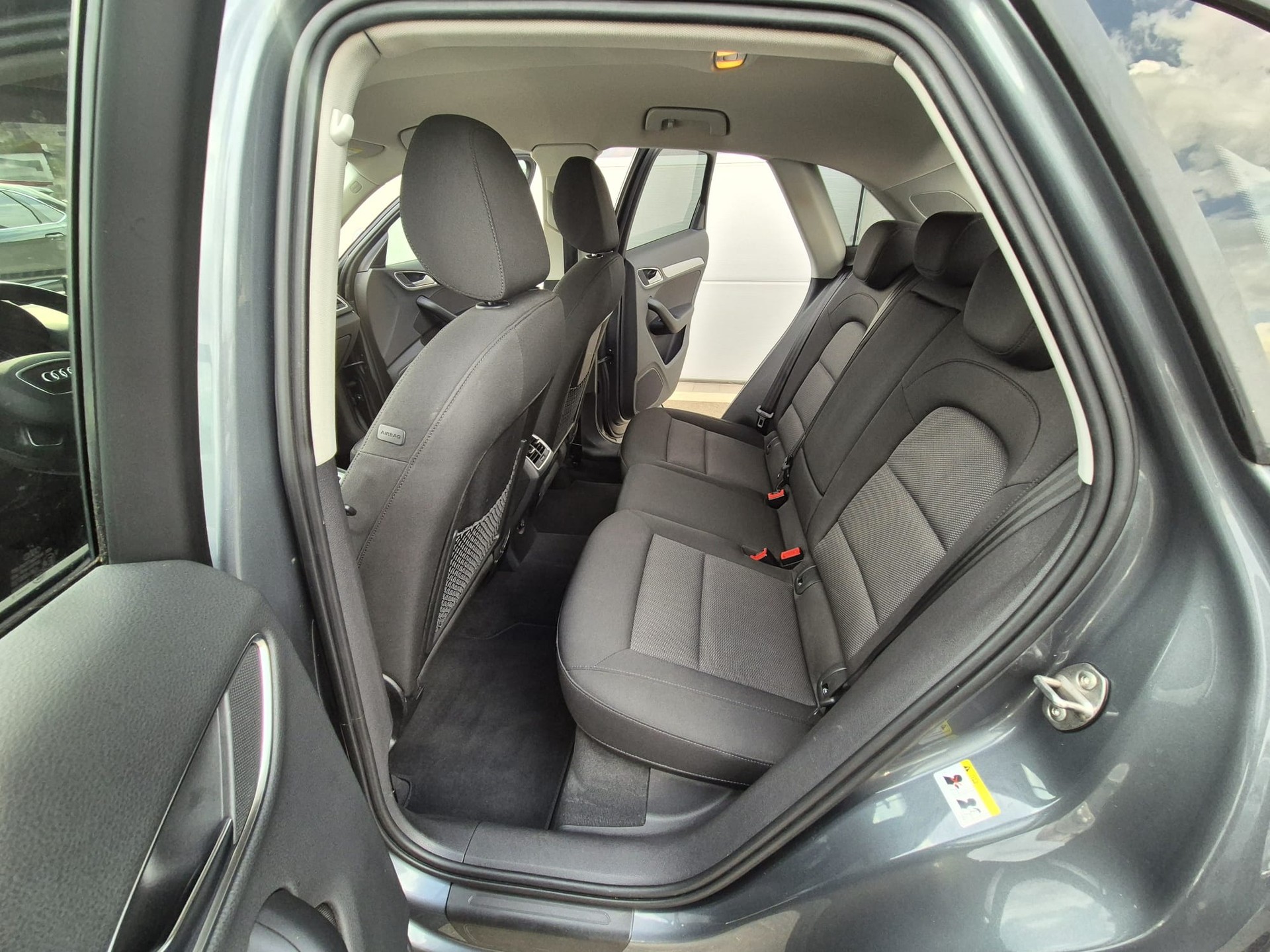 AUDI Q3 1.4 TFSI S-tronic-image-8