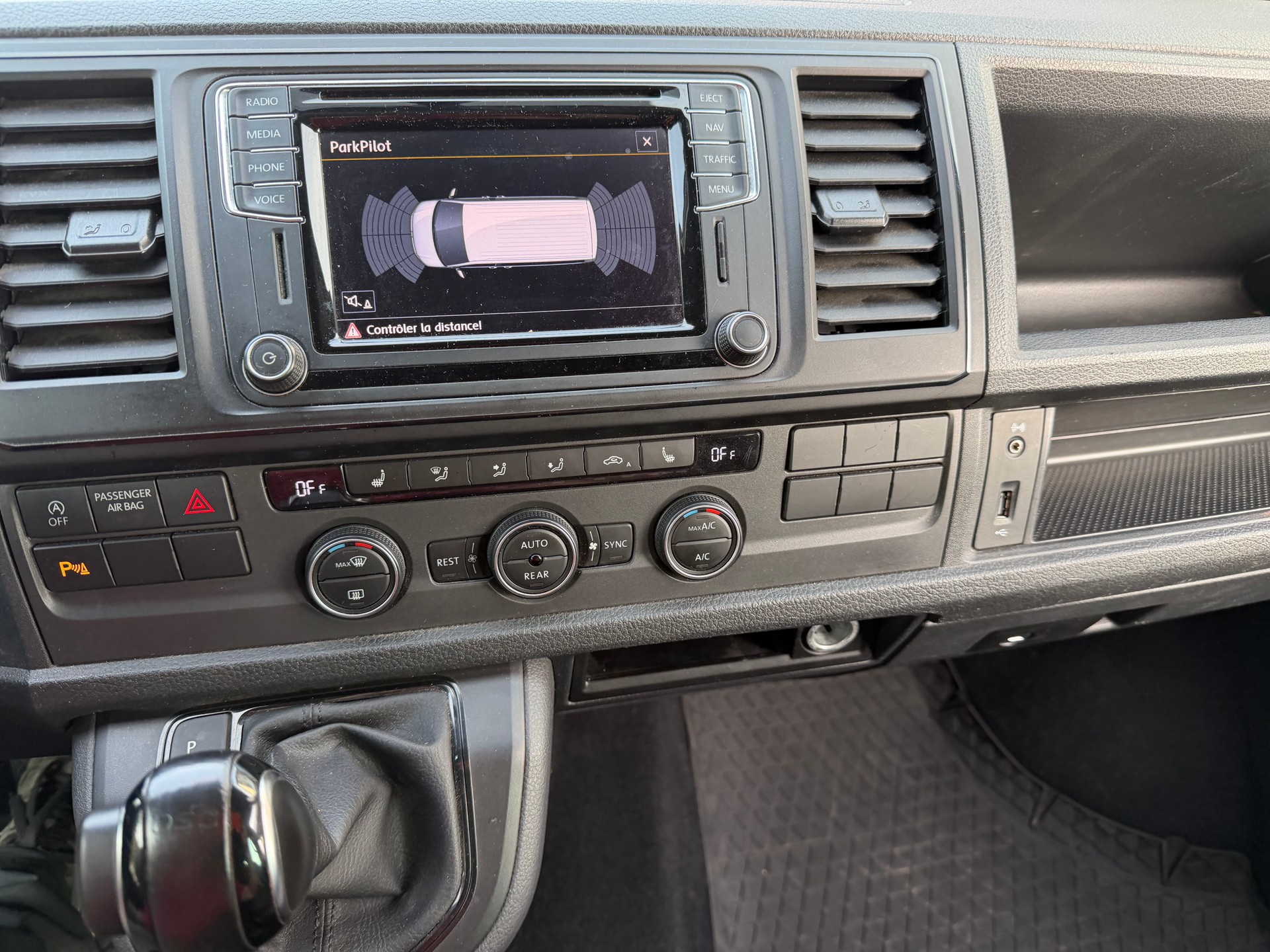 VW T6 Caravelle 2.0 B-TDI Comfortline DSG LWB-image-14