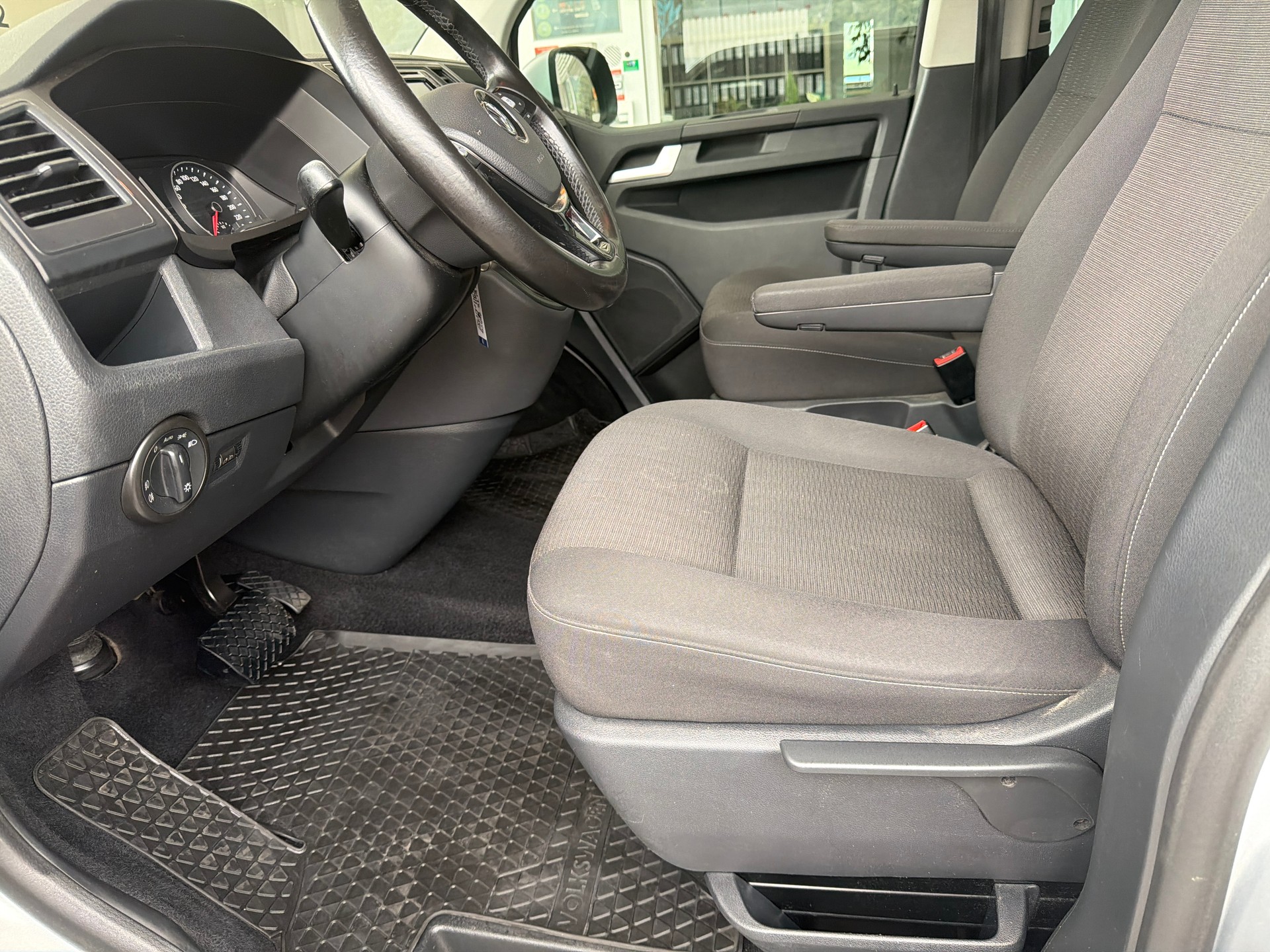 VW T6 Caravelle 2.0 B-TDI Comfortline DSG LWB-image-25