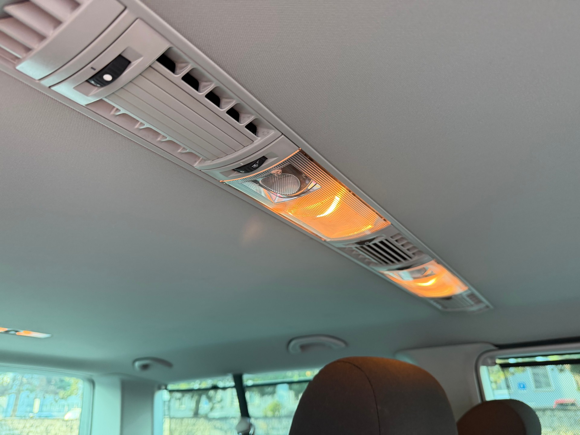 VW T6 Caravelle 2.0 B-TDI Comfortline DSG LWB-image-19