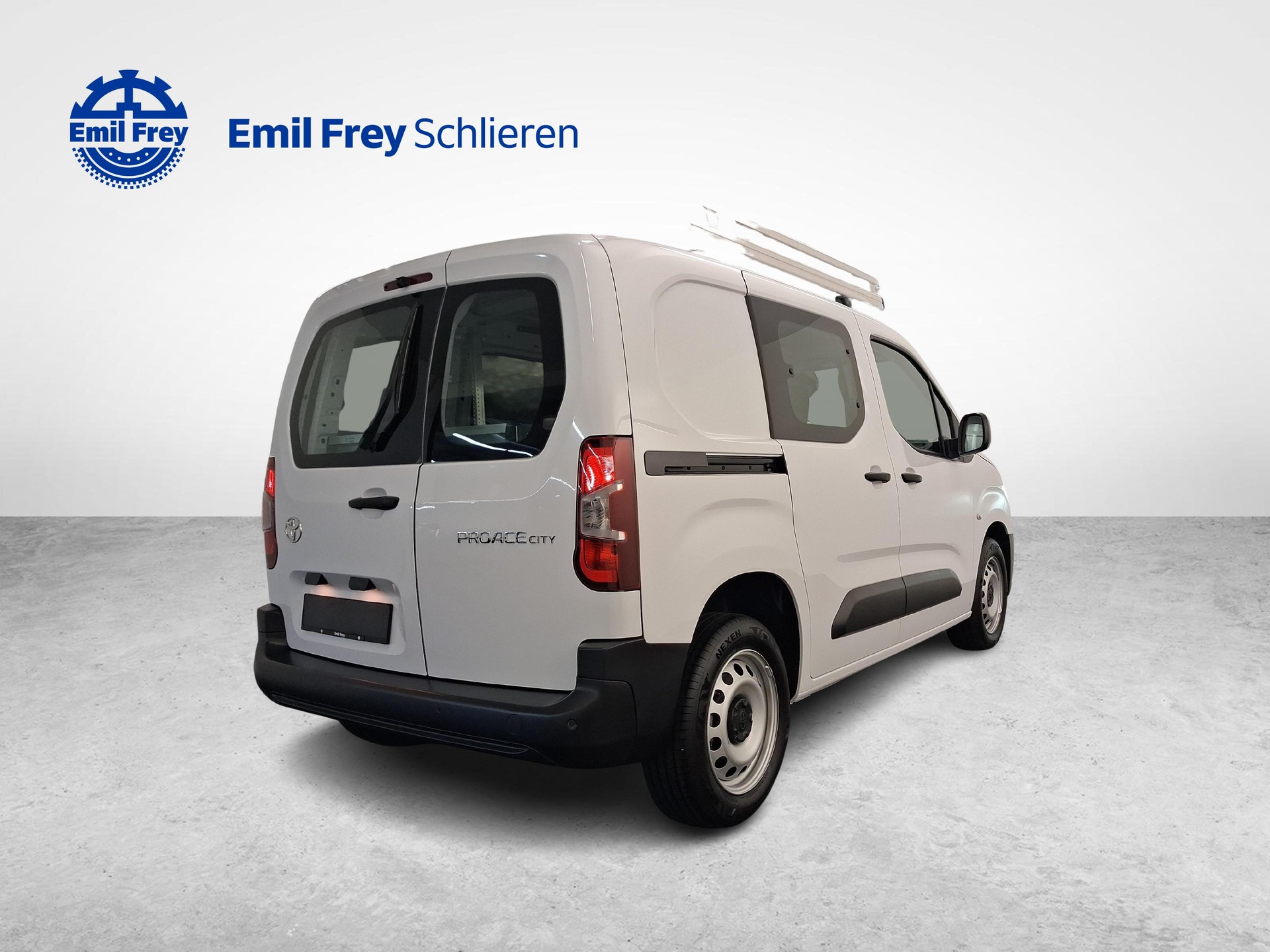 TOYOTA PROACE CITY Van L1 1.2 Active-image-4
