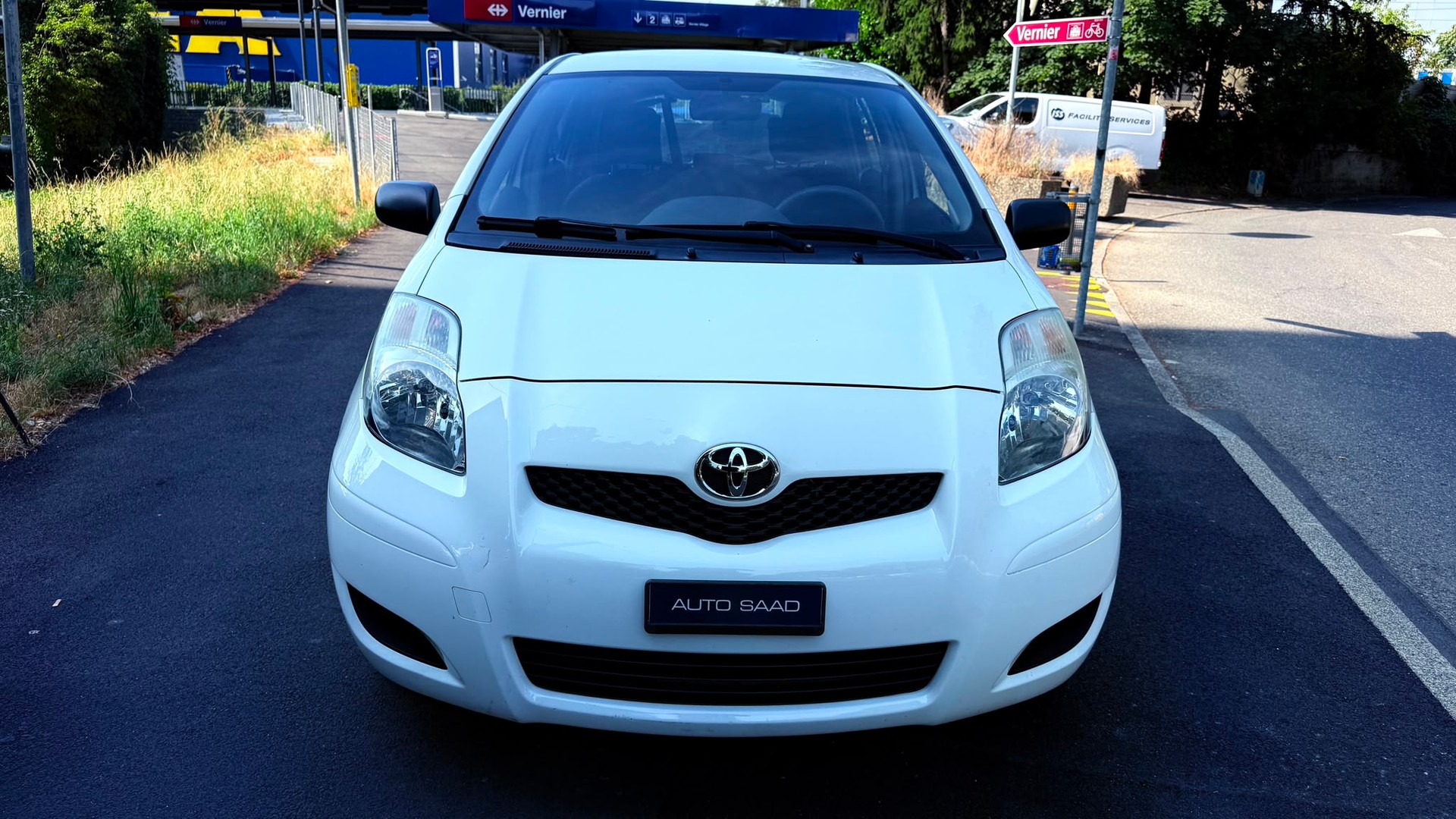 TOYOTA Yaris 1.0 Linea Terra-image-0