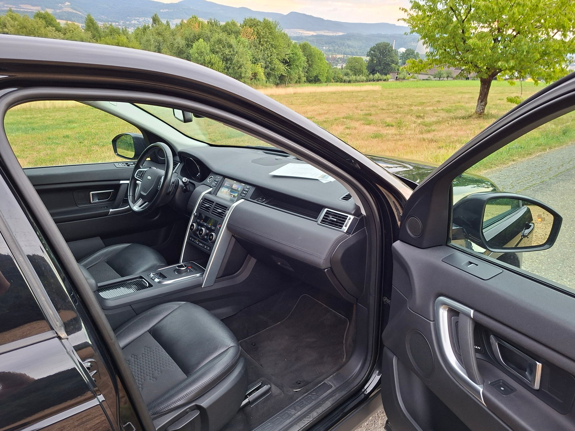 LAND ROVER Discovery Sport 2.0 SD4 SE AT9-image-15