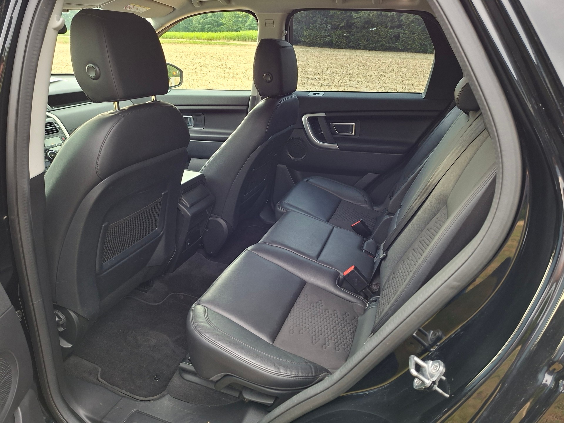 LAND ROVER Discovery Sport 2.0 SD4 SE AT9-image-14