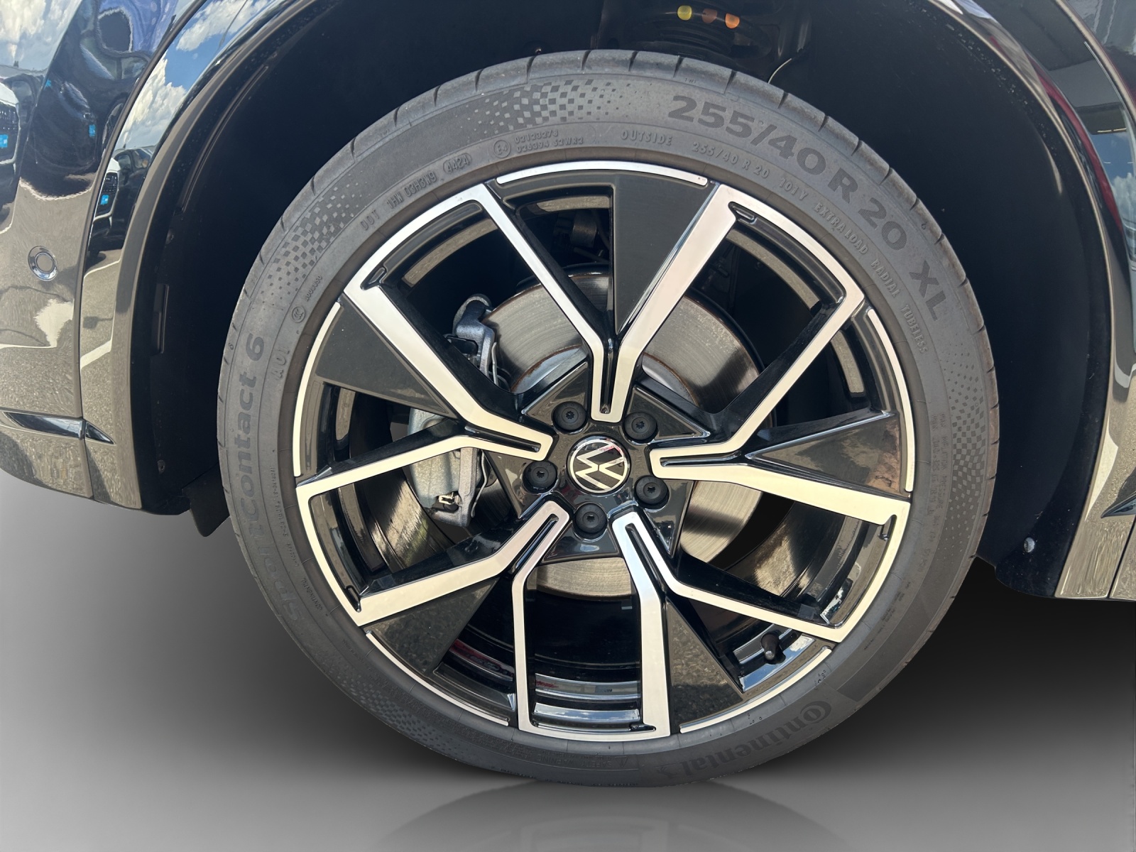VW Tiguan 2.0 TSI DSG R-Line 4Motion-image-13