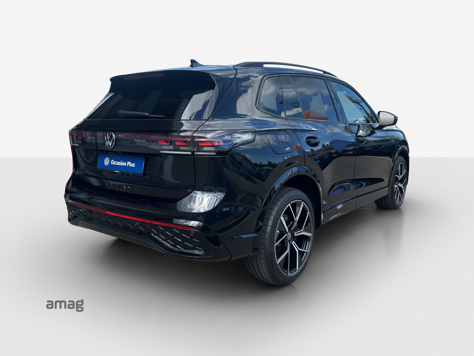 VW Tiguan 2.0 TSI DSG R-Line 4Motion-image-4