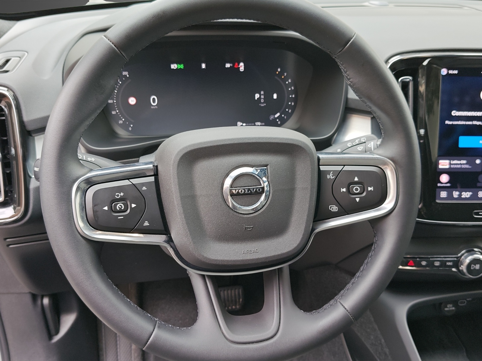 Image VOLVO XC40 XC40 B3 Benzin Mild Hybrid Core DCT