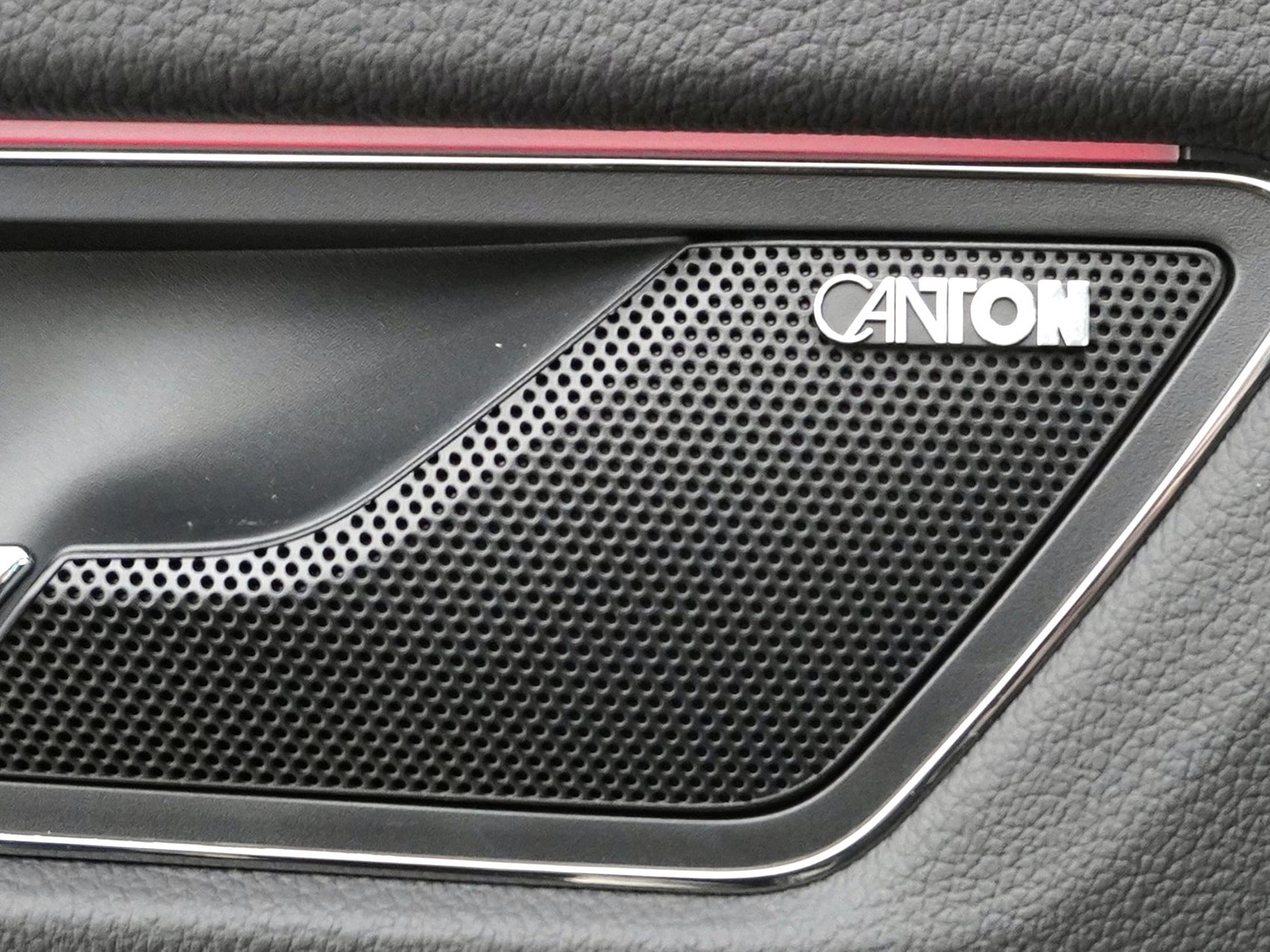 SKODA Karoq 1.5 TSI SportLine DSG-image-18