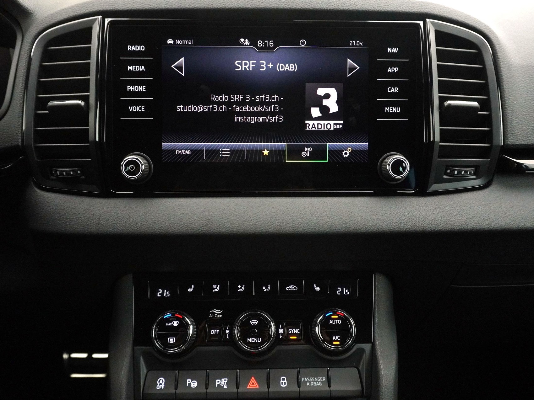 SKODA Karoq 1.5 TSI SportLine DSG-image-19