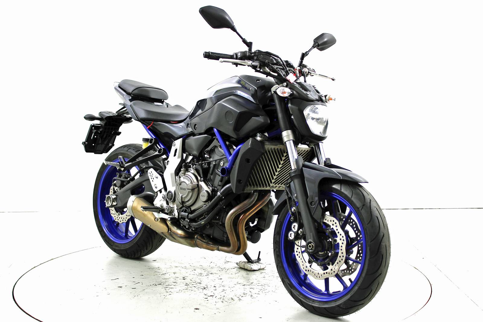 YAMAHA MT-07 ABS-showroom-element-1