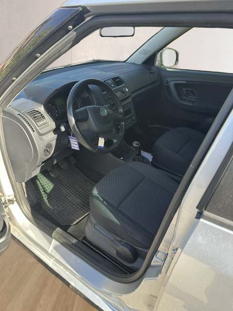 SKODA Fabia Combi 1.2 TSI Ambition-image-4