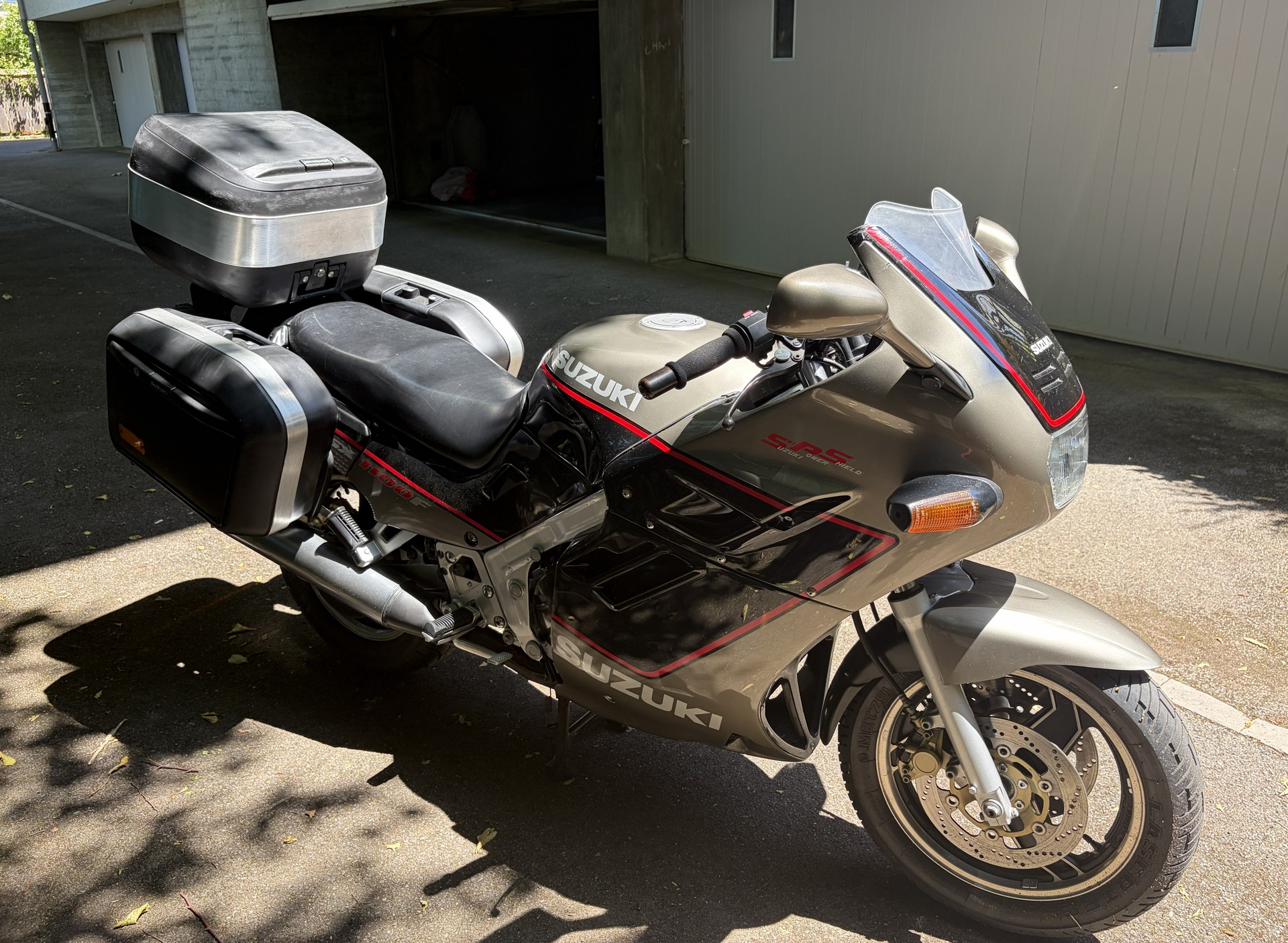 SUZUKI GSX 1100 F M/N-image-2