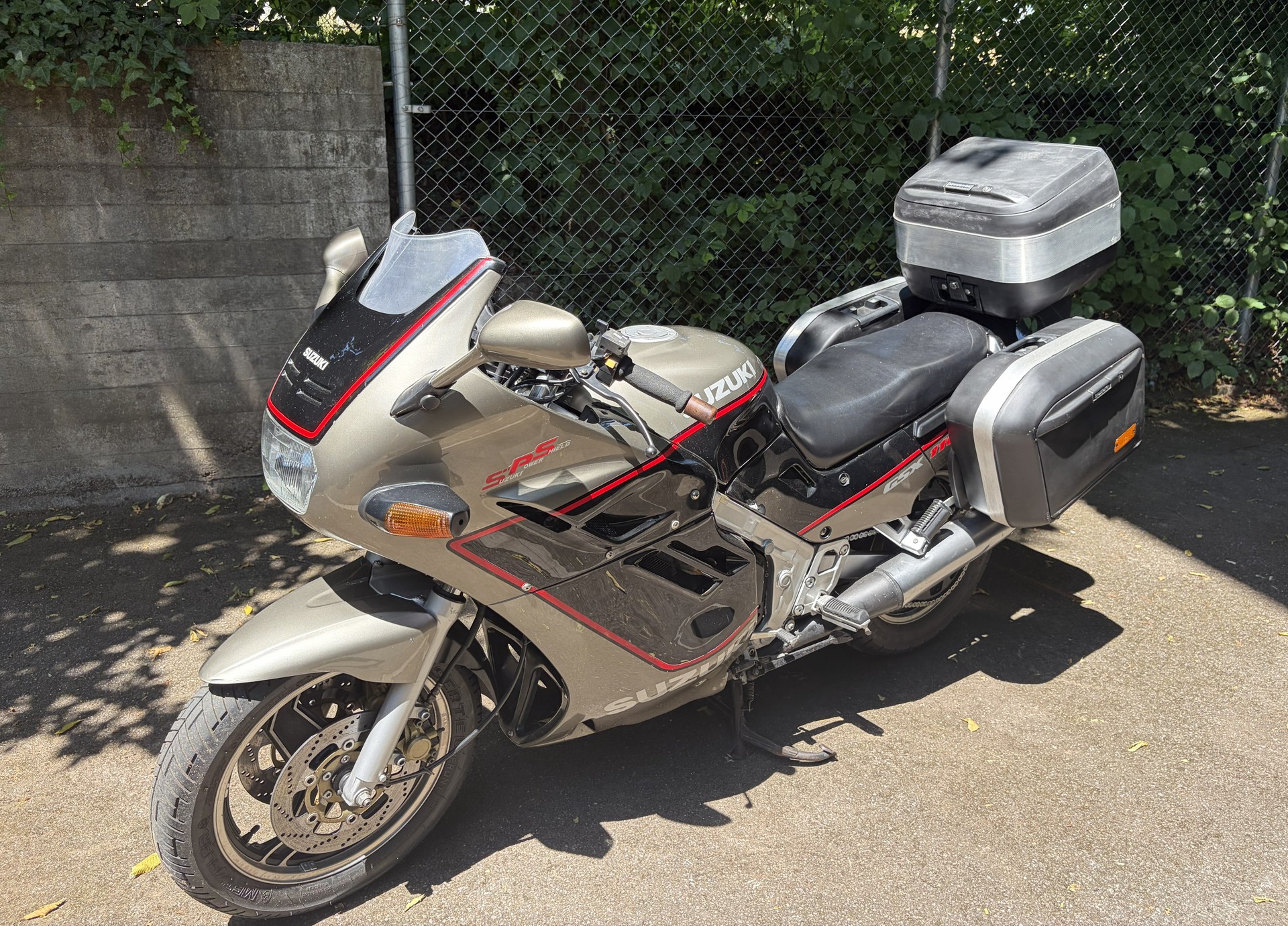 SUZUKI GSX 1100 F M/N-image-4