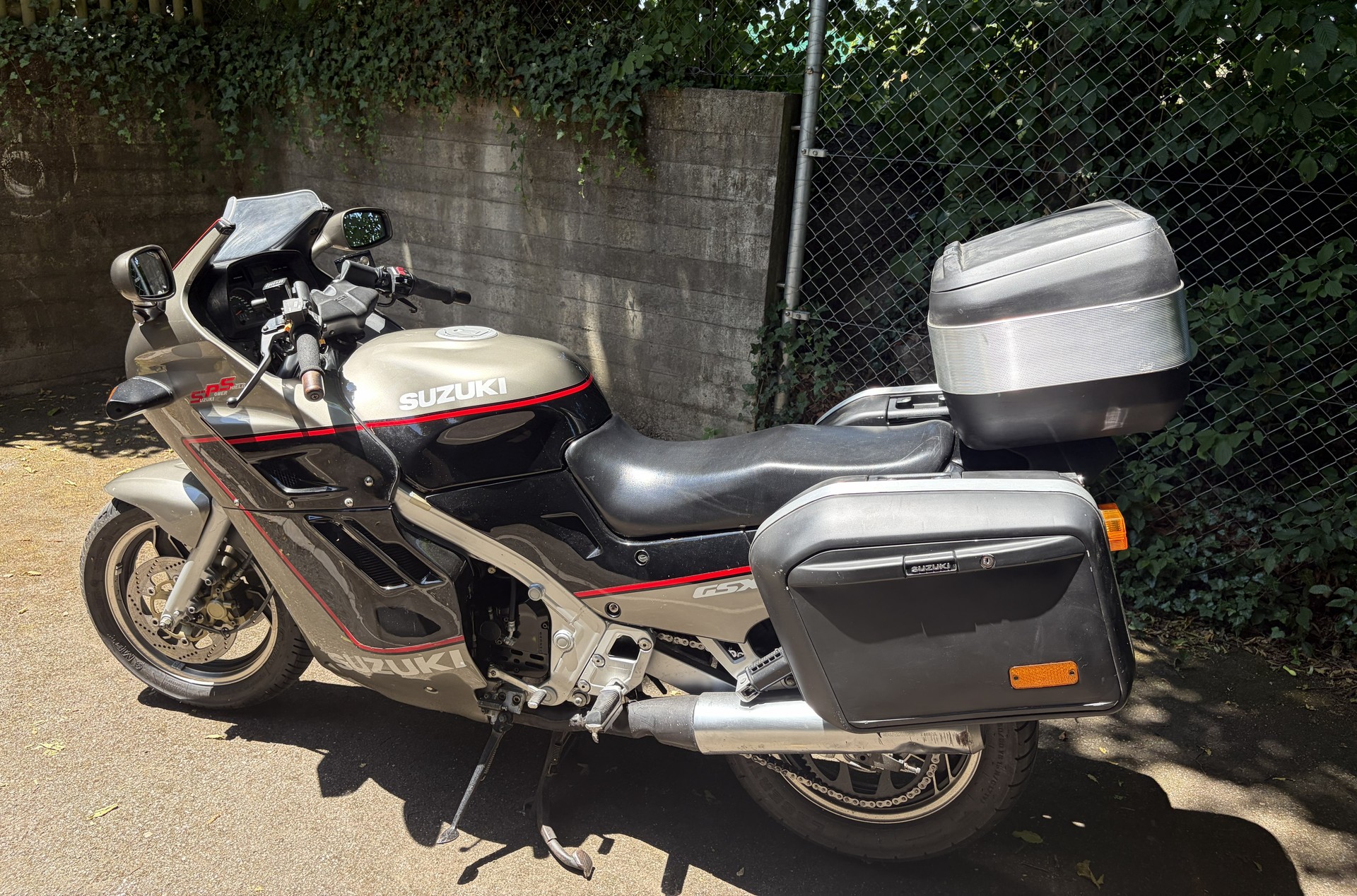 SUZUKI GSX 1100 F M/N-image-3