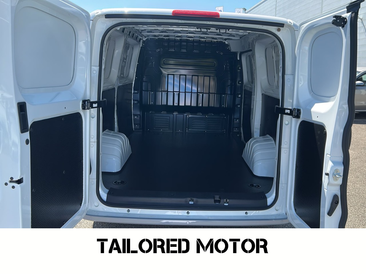 MAXUS eDeliver 5 L1 64kWh-image-5