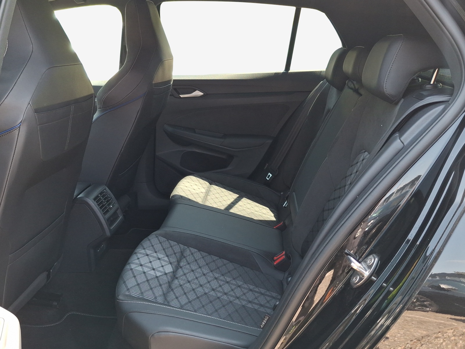 VW Golf 2.0 TSI R-Line DSG 4 Motion-image-11