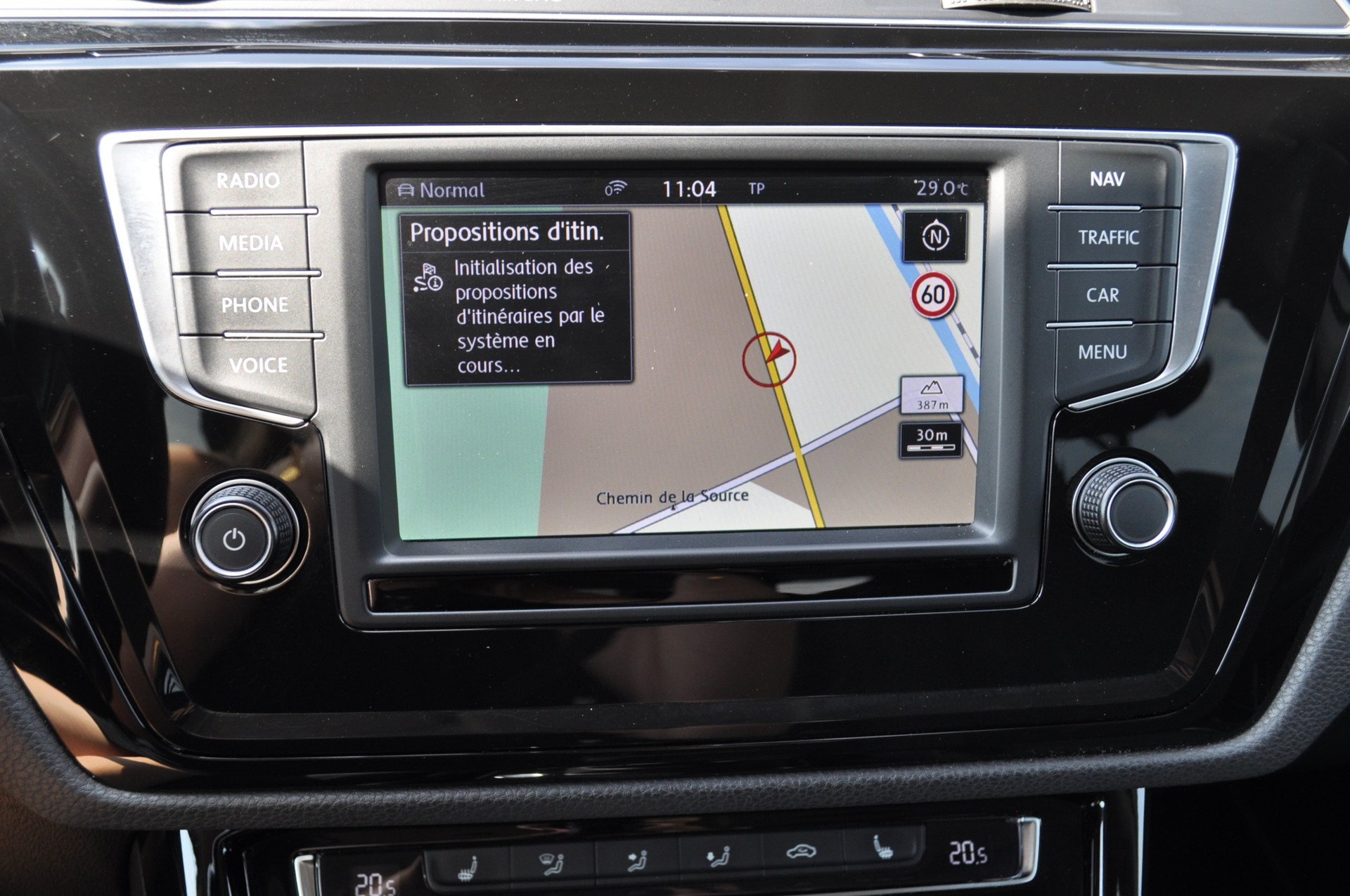 VW Touran 1.8 TSI BlueMotion Technology Highline DSG-image-12