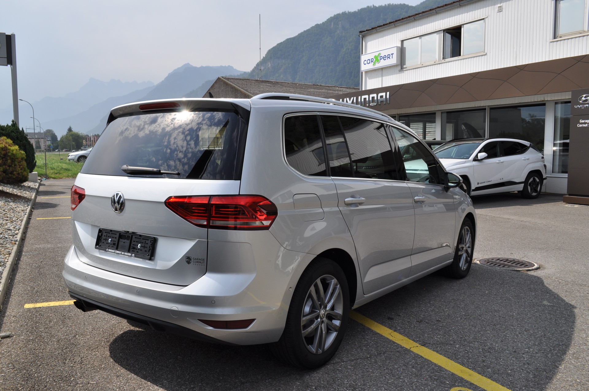 VW Touran 1.8 TSI BlueMotion Technology Highline DSG-image-5