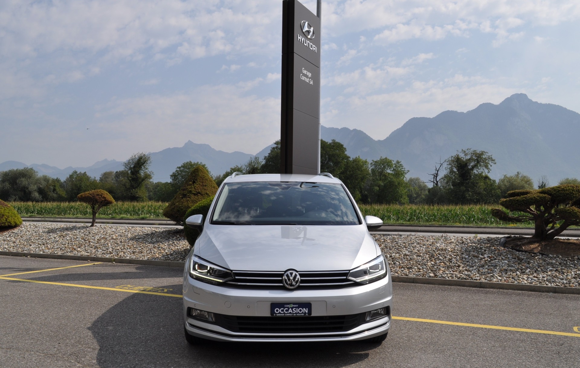 VW Touran 1.8 TSI BlueMotion Technology Highline DSG-image-1