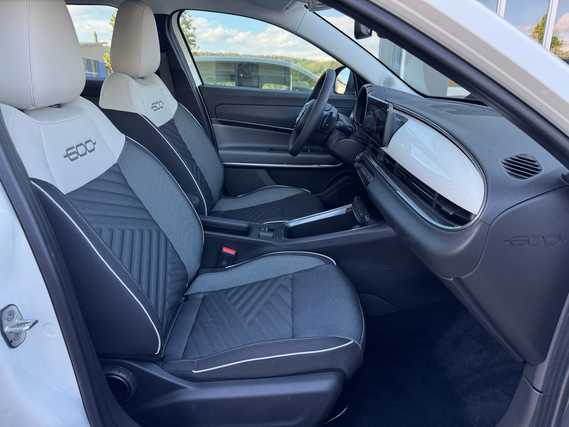 FIAT 600h MildHybrid Swiss Edition-image-3