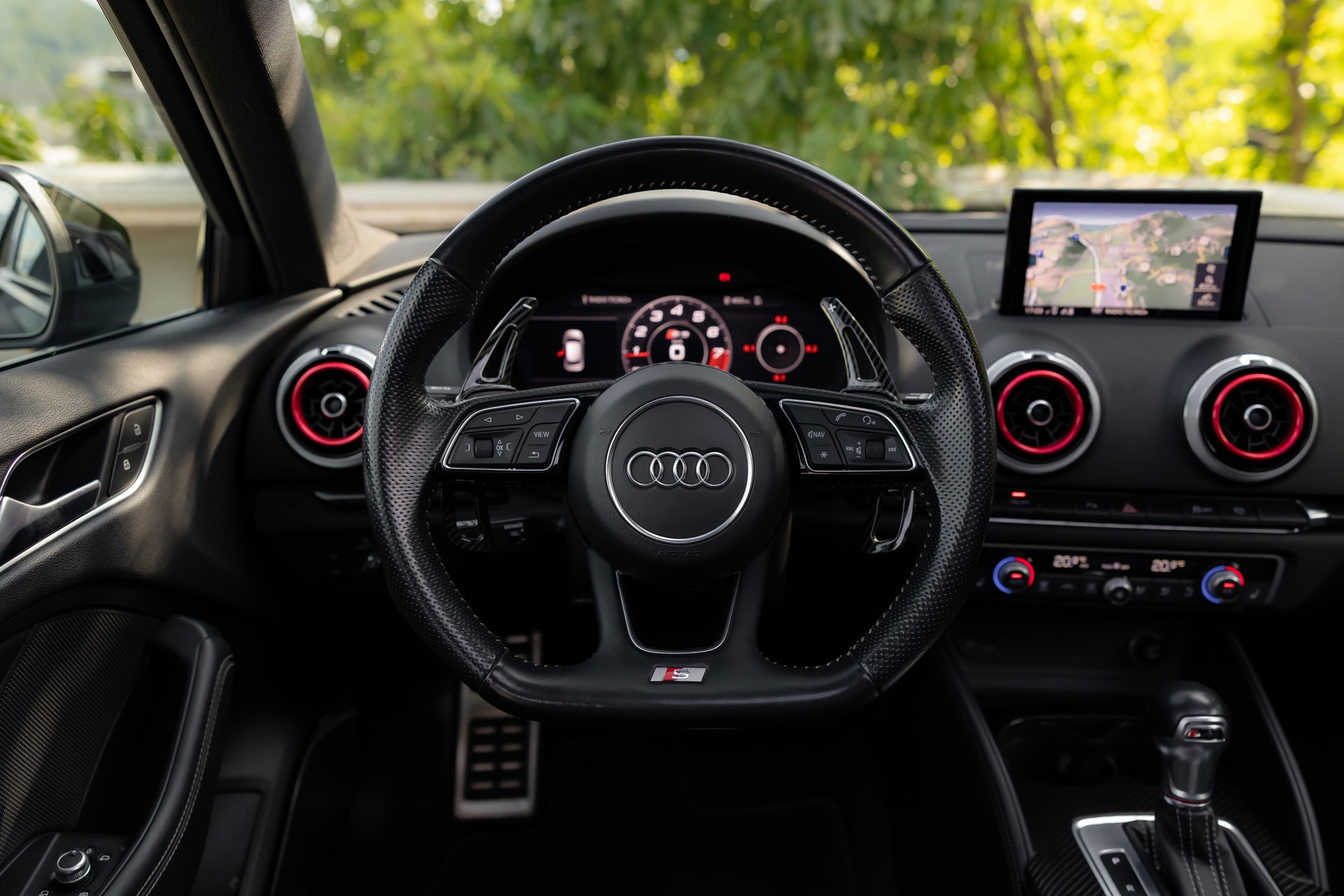 AUDI 2.0 T FSI quattro S-Tronic-image-14