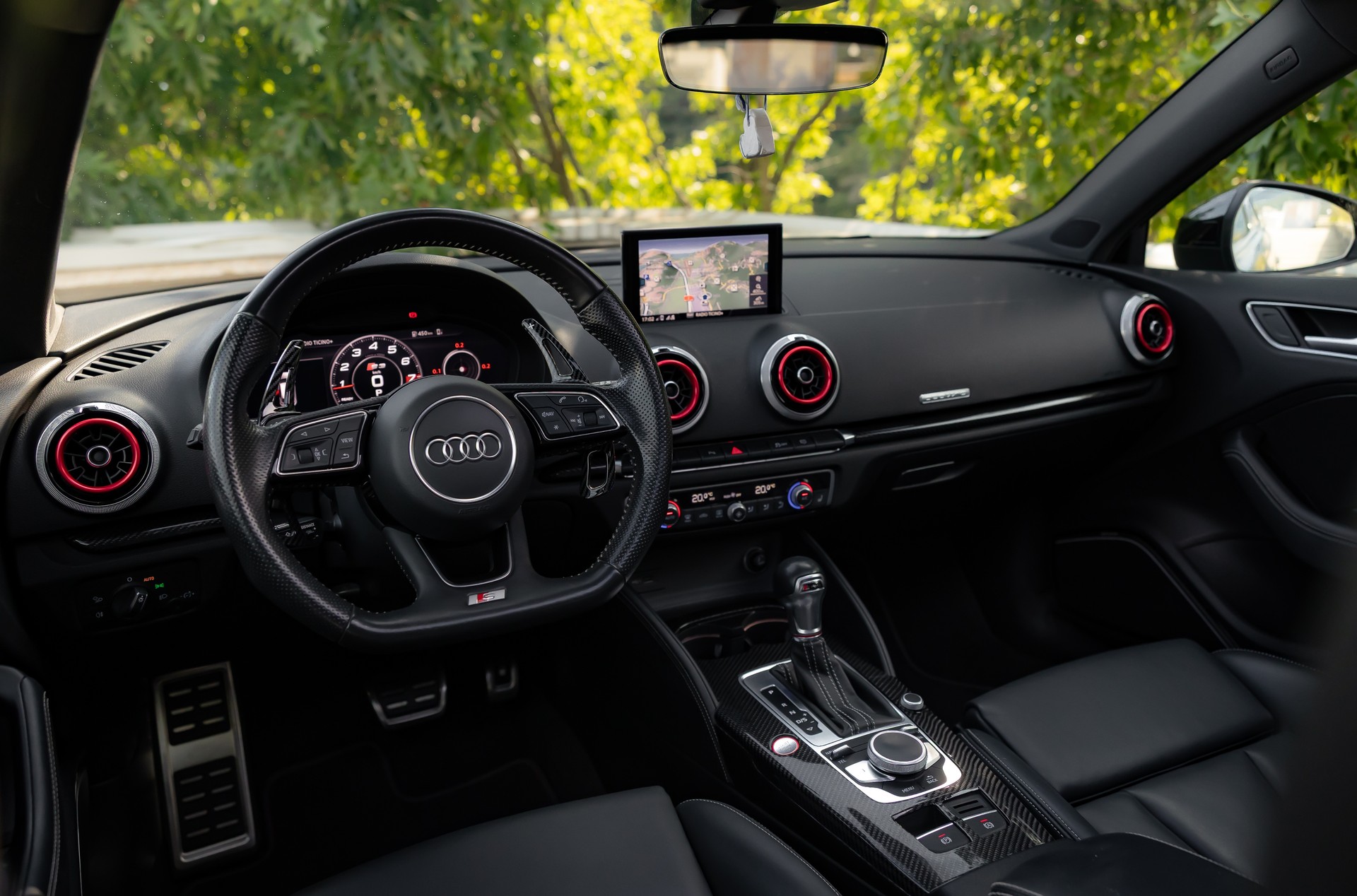 AUDI 2.0 T FSI quattro S-Tronic-image-11