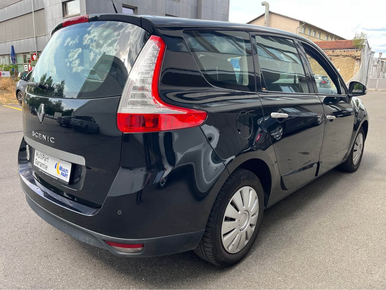 RENAULT Grand Scénic 2.0 16V Dynamique X-Tronic CVT-image-7